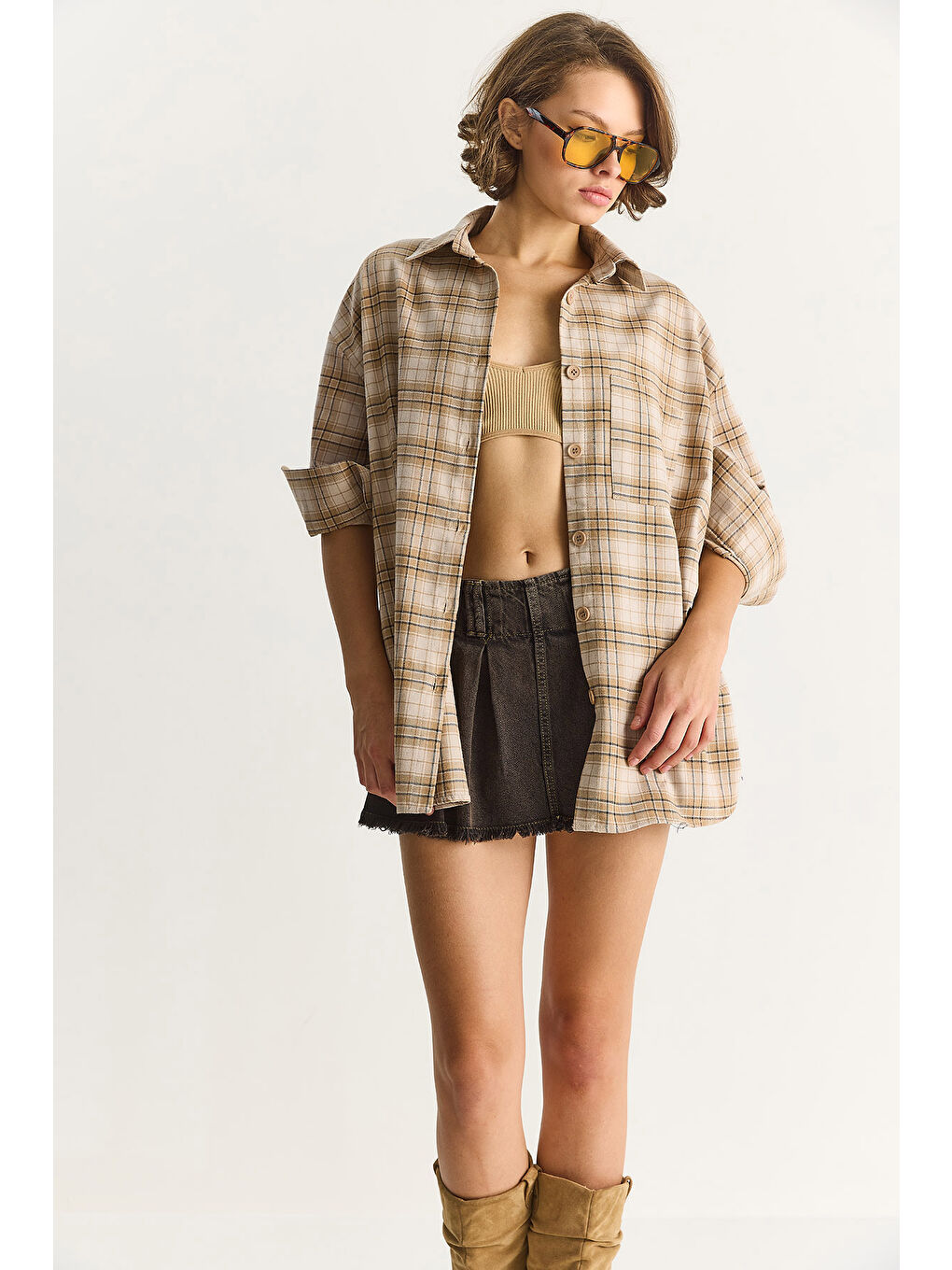 Bej Kadın Tek Cep Detaylı Oversize Ekose Gömlek-2