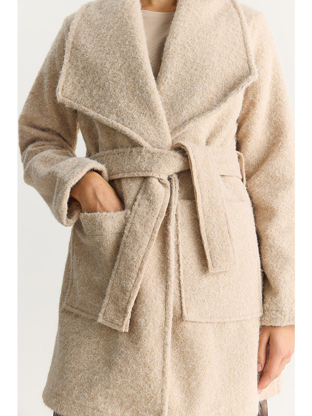 Ekru Kadın Kruvaze Yaka Astarlı Kuşak Bağlamalı Kırçıllı Kaşe Kaban-6