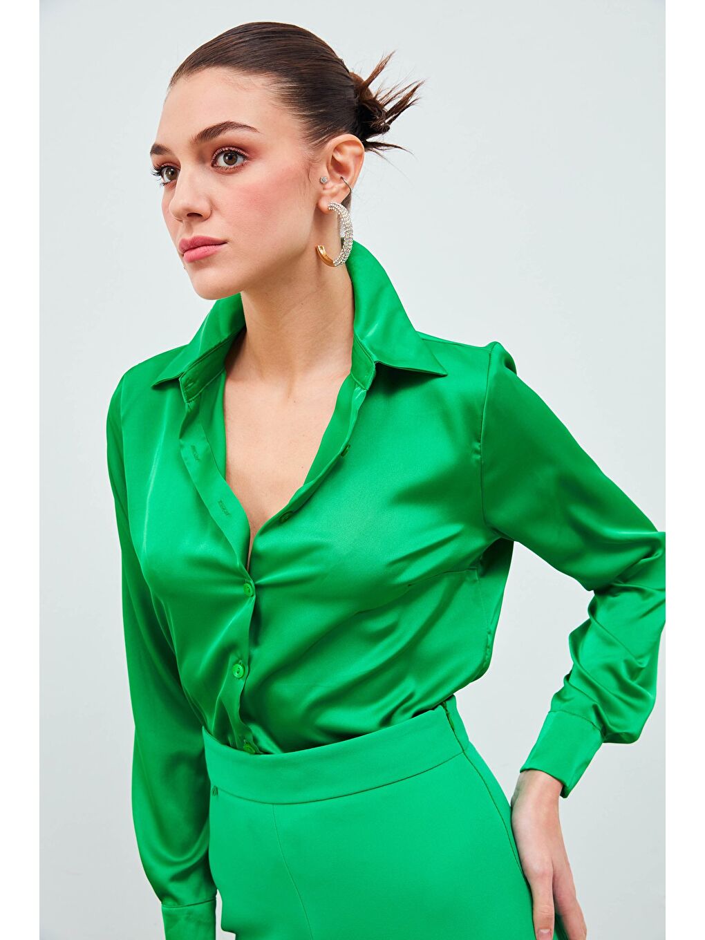 Gömlek Yaka Saten Bodysuit Bluz - Yeşil-4