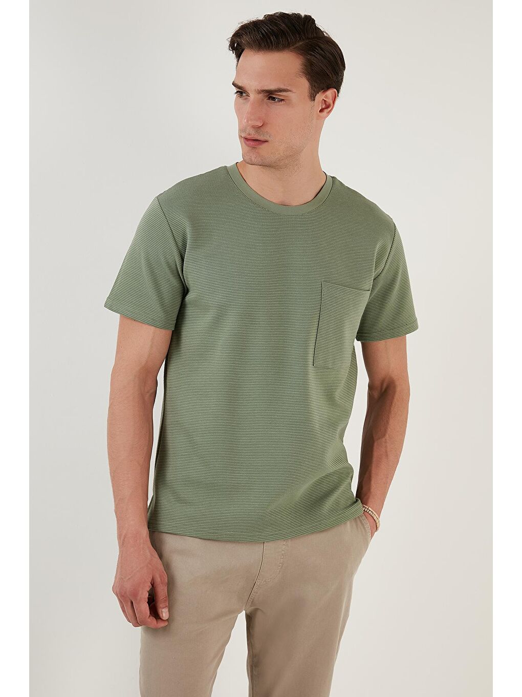 Yeşil Bisiklet Yaka Tek Cepli Pamuklu Oversize Tişört 5902305-1