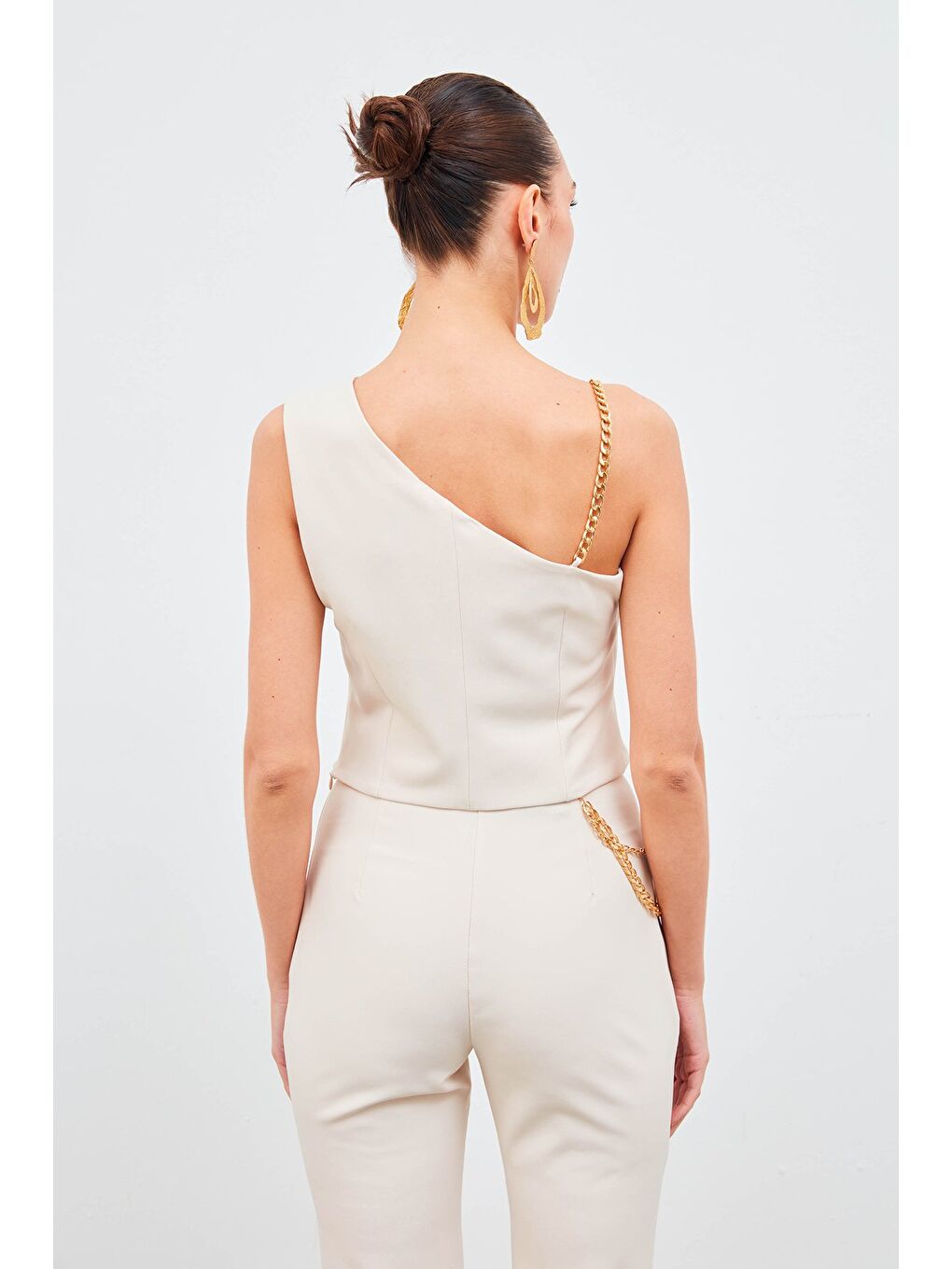 Zincir Askı Detaylı Crop Bluz - Bej-5