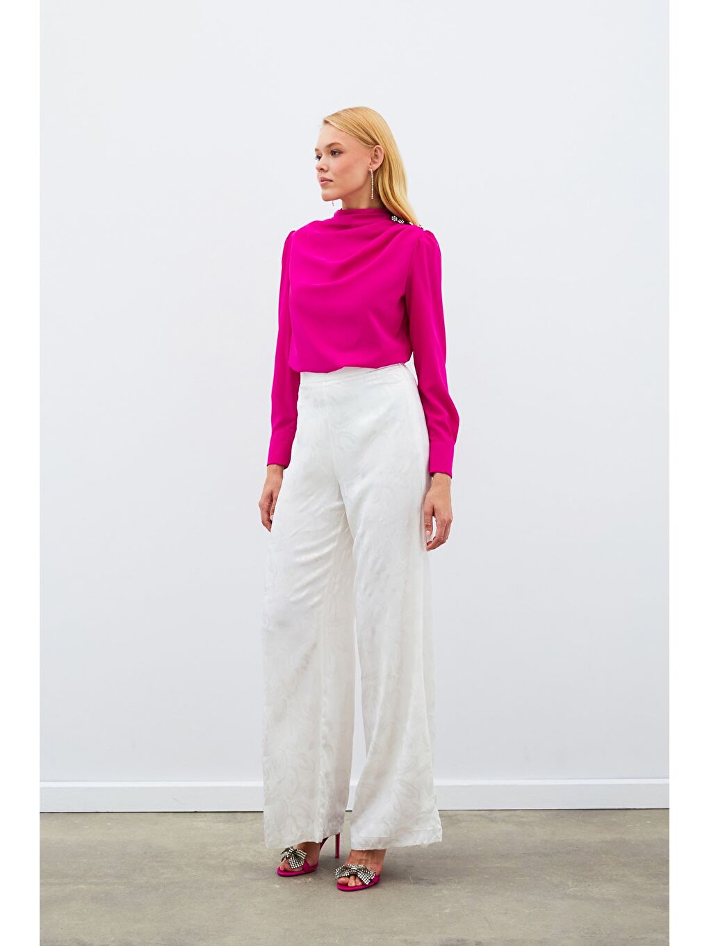 Düğmeleri Taş Detaylı Bluz - Fuşya-1