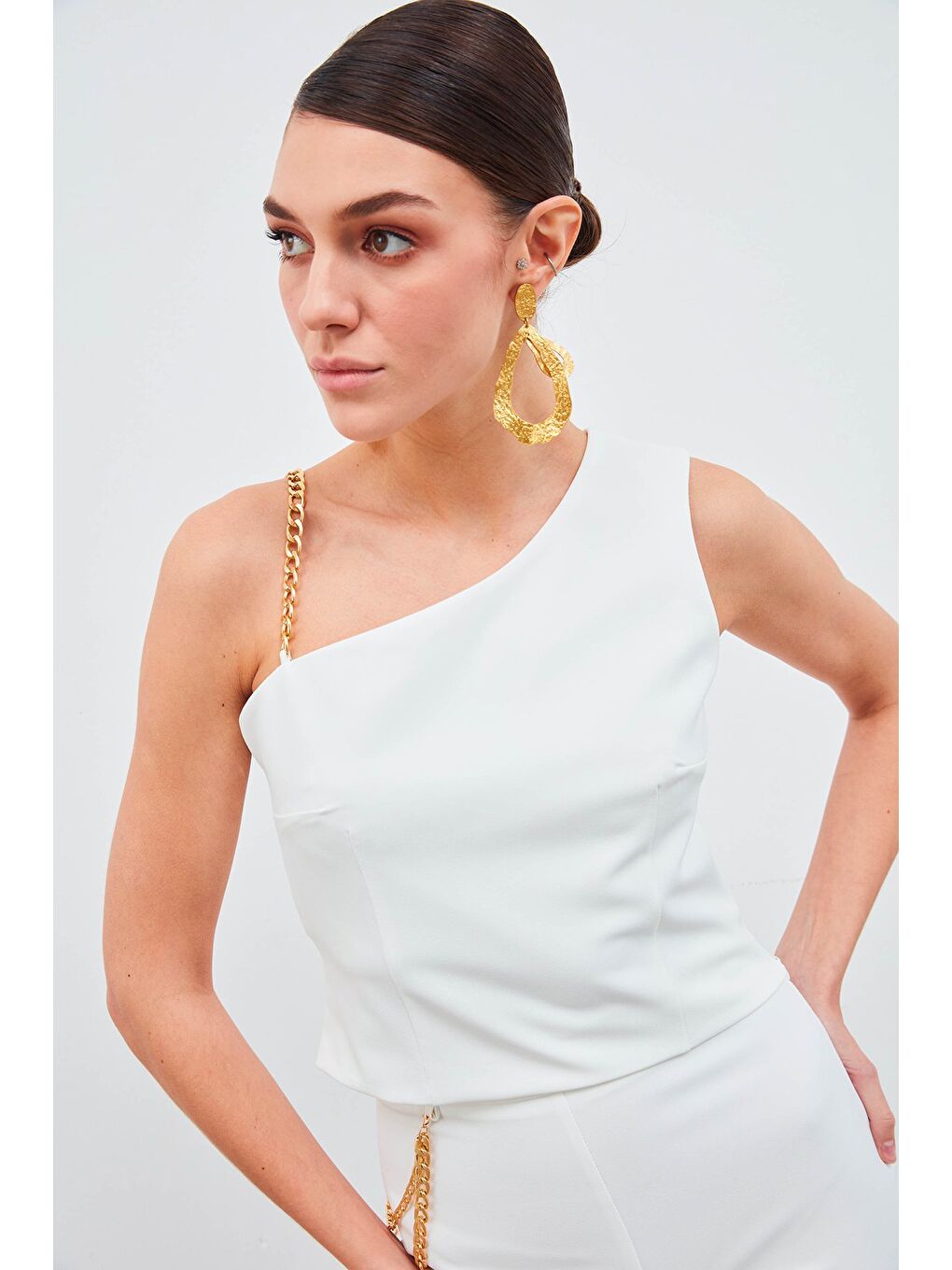 Zincir Askı Detaylı Crop Bluz - Ekru-3