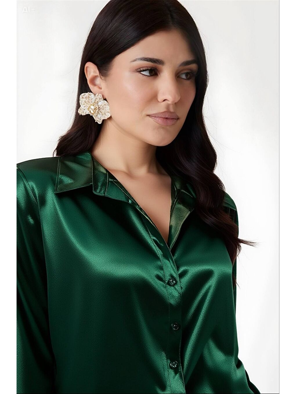 Kadın Zümrüt Yeşili Hafif Dökümlü Saten Yüzeyli Gömlek HZL22W-BD139641-2