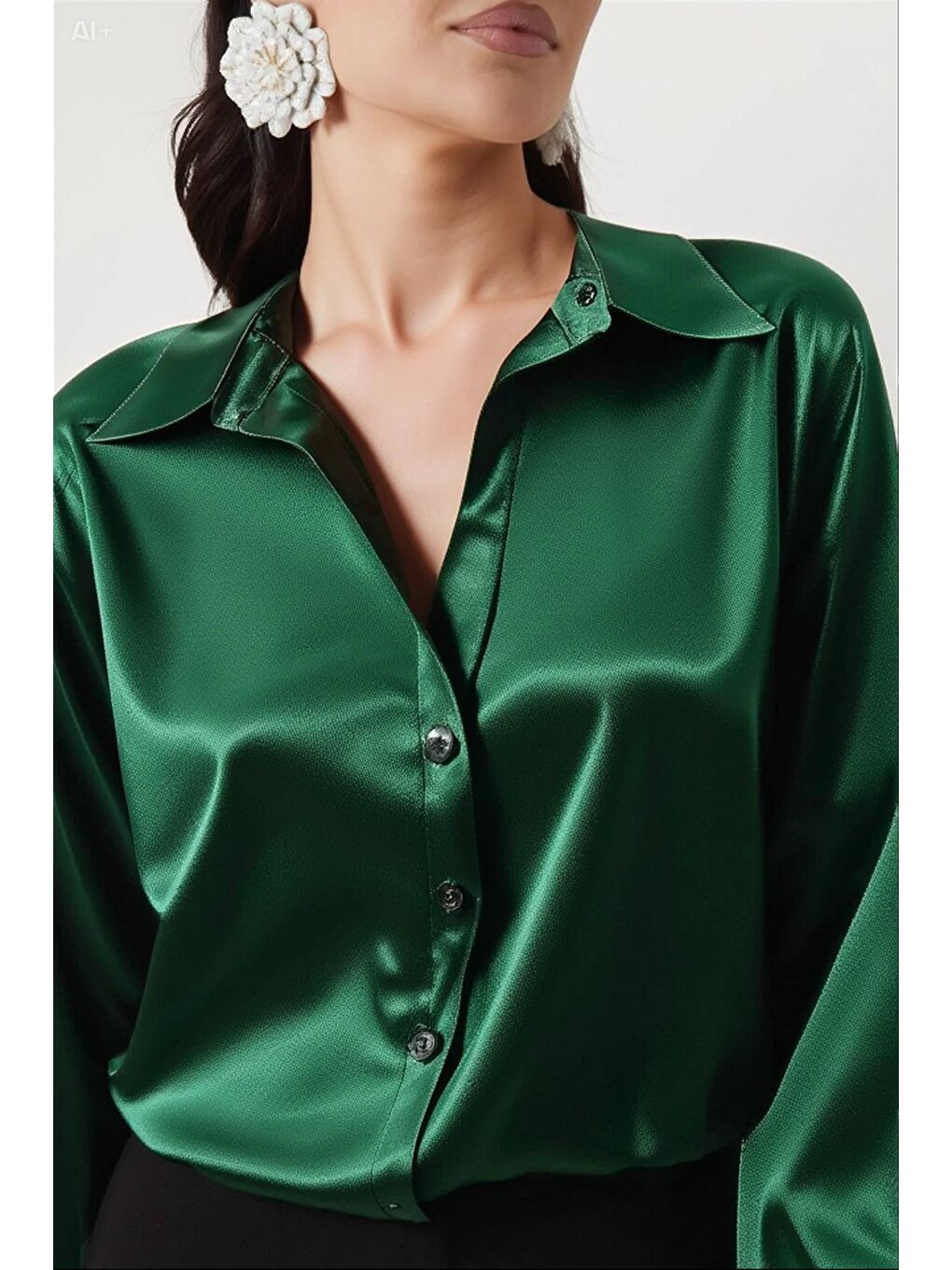 Kadın Zümrüt Yeşili Hafif Dökümlü Saten Yüzeyli Gömlek HZL22W-BD139641-3