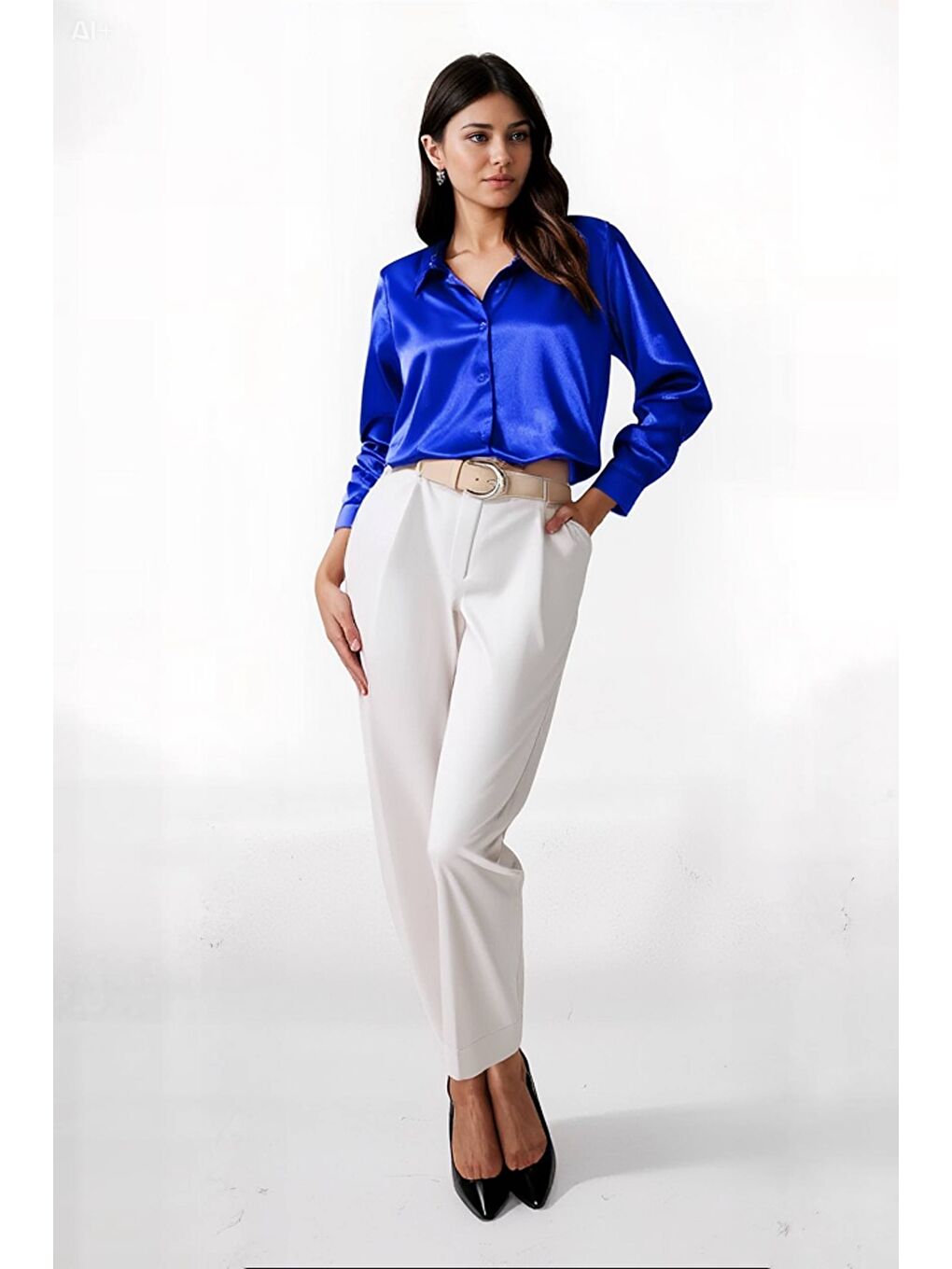 Kadın Canlı Mavi Hafif Dökümlü Saten Yüzeyli Gömlek HZL22W-BD139641-1
