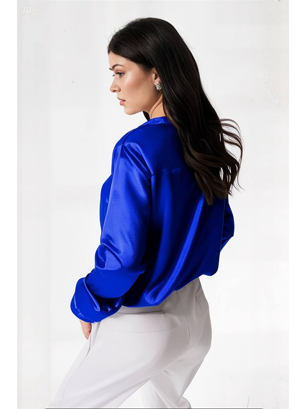 Kadın Canlı Mavi Hafif Dökümlü Saten Yüzeyli Gömlek HZL22W-BD139641-3