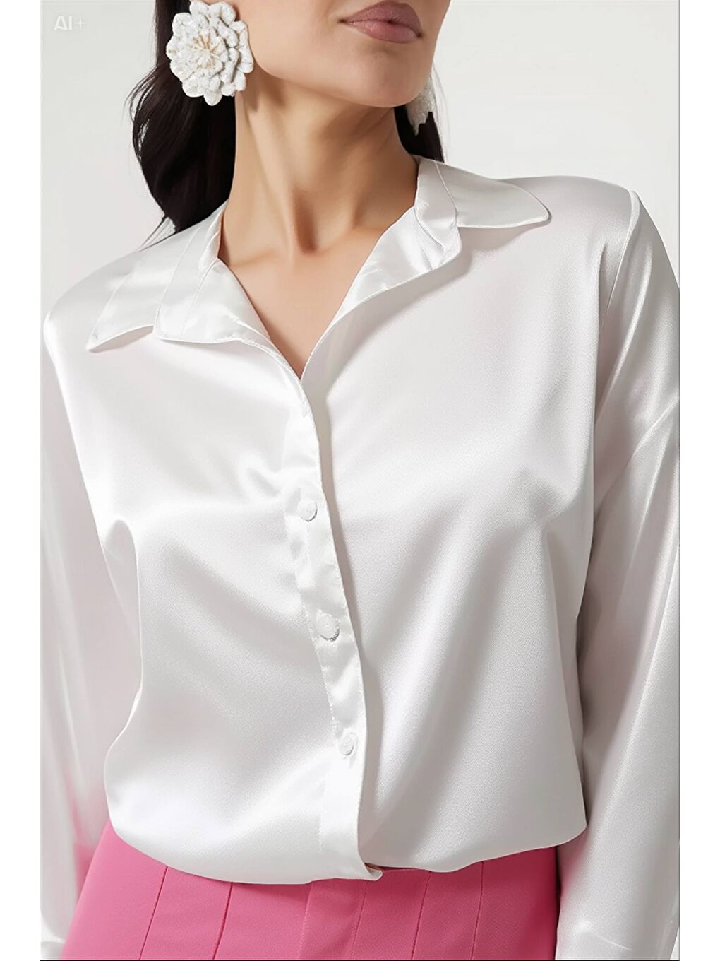 Kadın Beyaz Hafif Dökümlü Saten Yüzeyli Gömlek HZL22W-BD139641-2