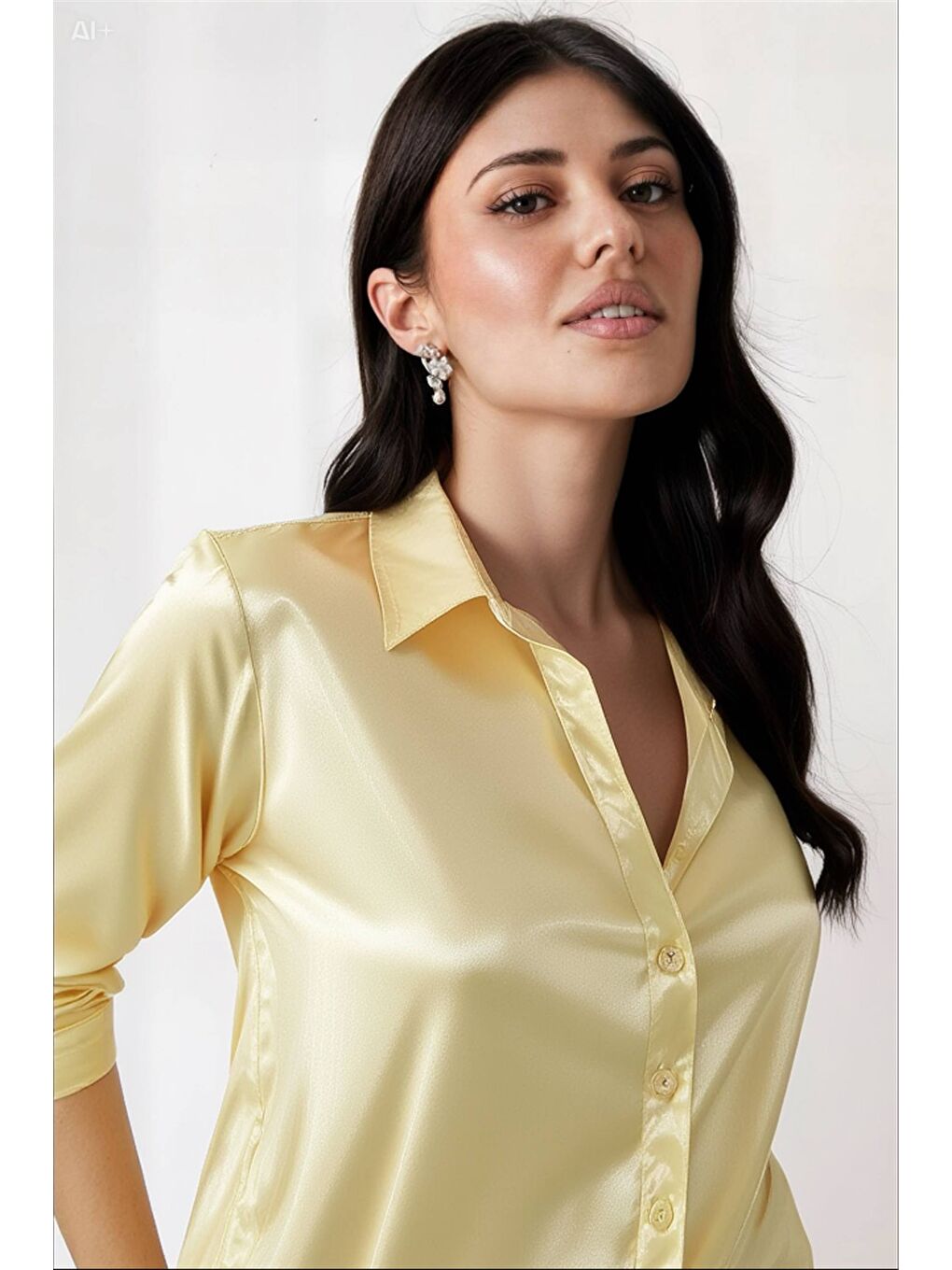 Kadın Açık Sarı Hafif Dökümlü Saten Yüzeyli Gömlek HZL22W-BD139641-1