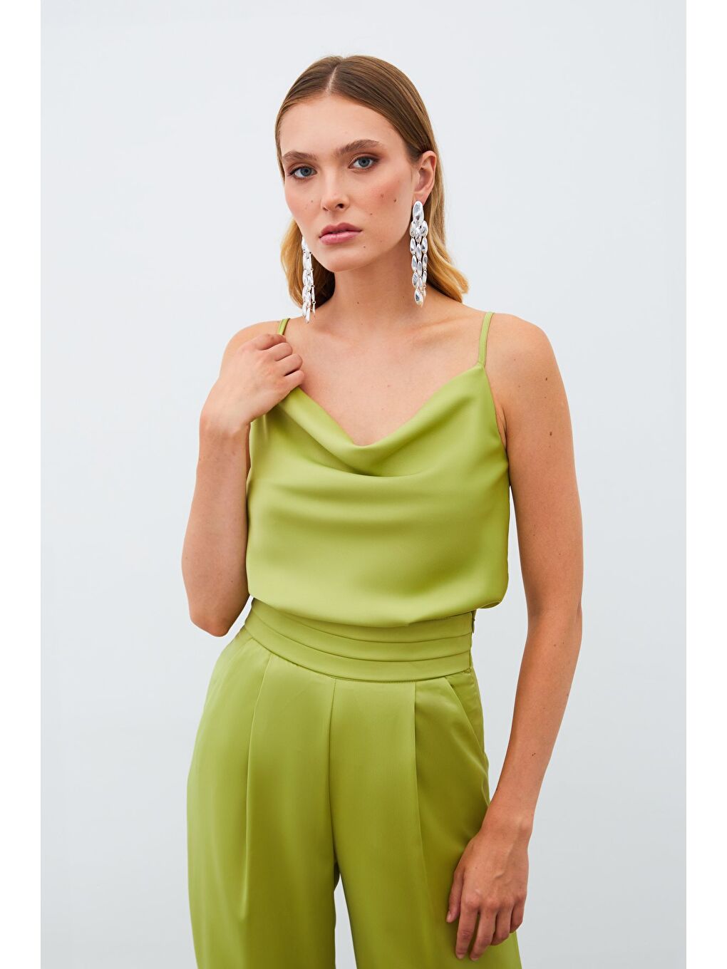 Degaje Yaka Saten Bluz - Yağ Yeşili-1