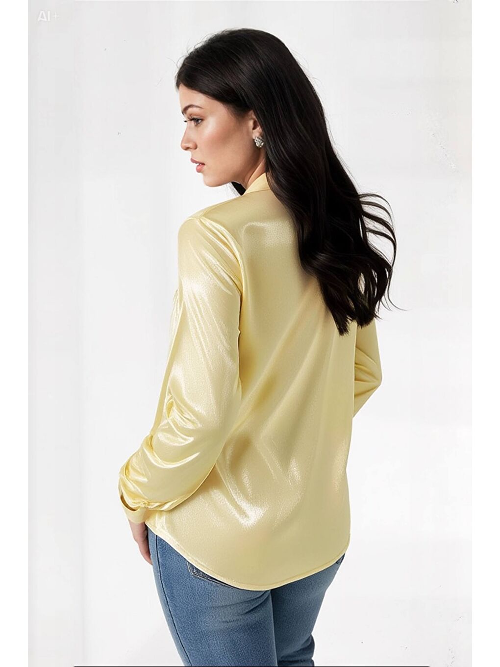 Kadın Açık Sarı Hafif Dökümlü Saten Yüzeyli Gömlek HZL22W-BD139641-3
