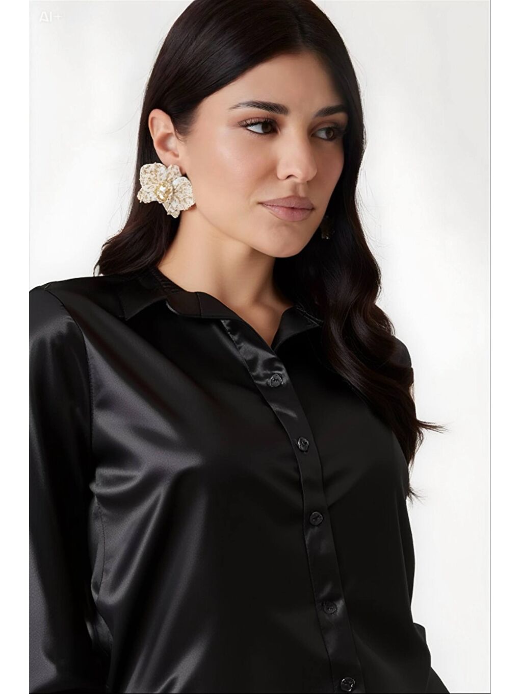 Kadın Siyah Hafif Dökümlü Saten Yüzeyli Gömlek HZL22W-BD139641-1