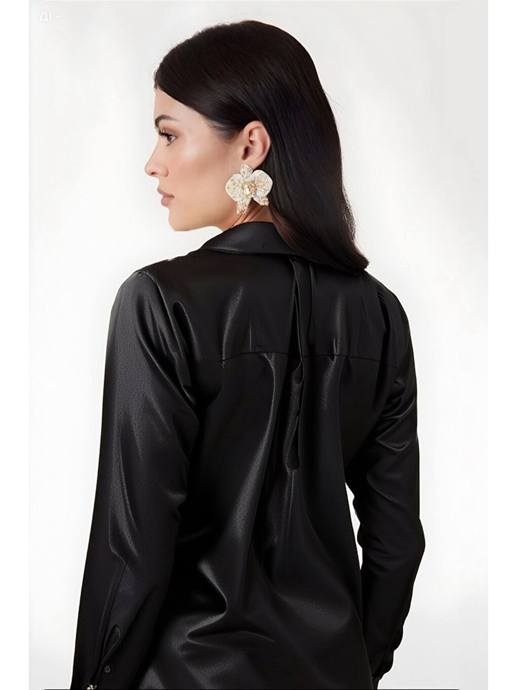 Kadın Siyah Hafif Dökümlü Saten Yüzeyli Gömlek HZL22W-BD139641-7