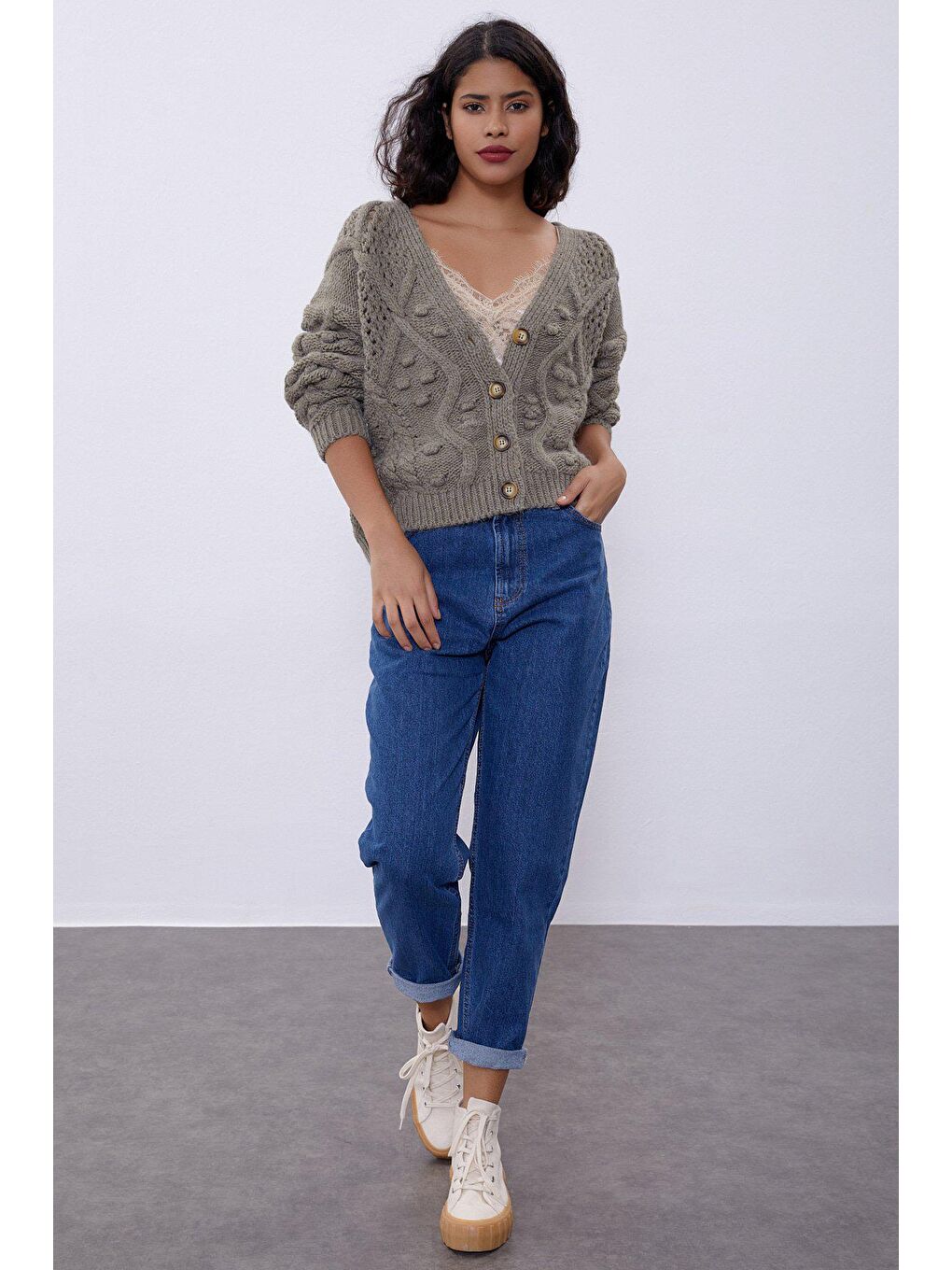 Haki Ponpon Detaylı Düğmeli Triko Hırka-1