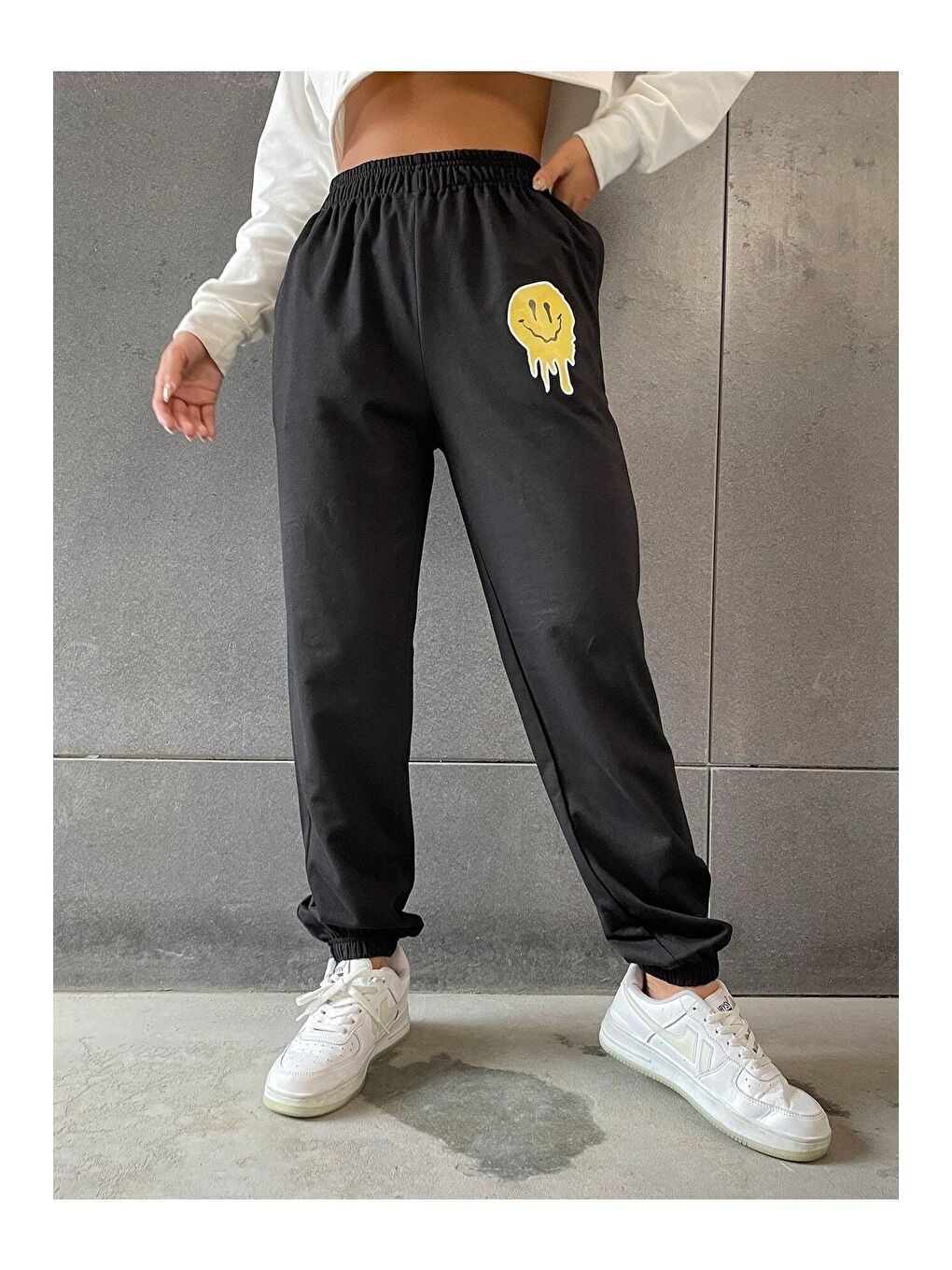 Siyah Kadın Smile Baskılı Yazlık Eşofman Altı-2