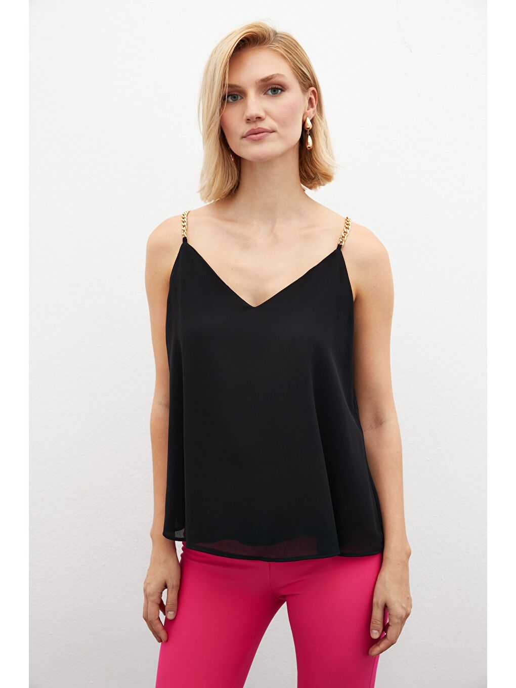 Zincir Askılı Salaş Bluz - Siyah