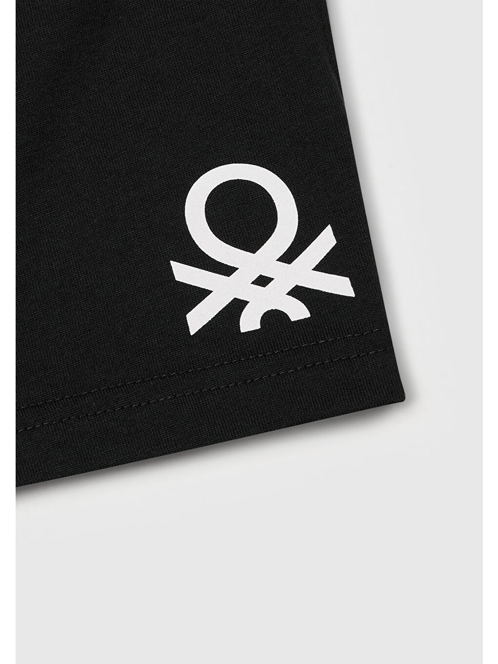 Erkek Çocuk Siyah Benetton Logolu Bermuda Penye Şort-2