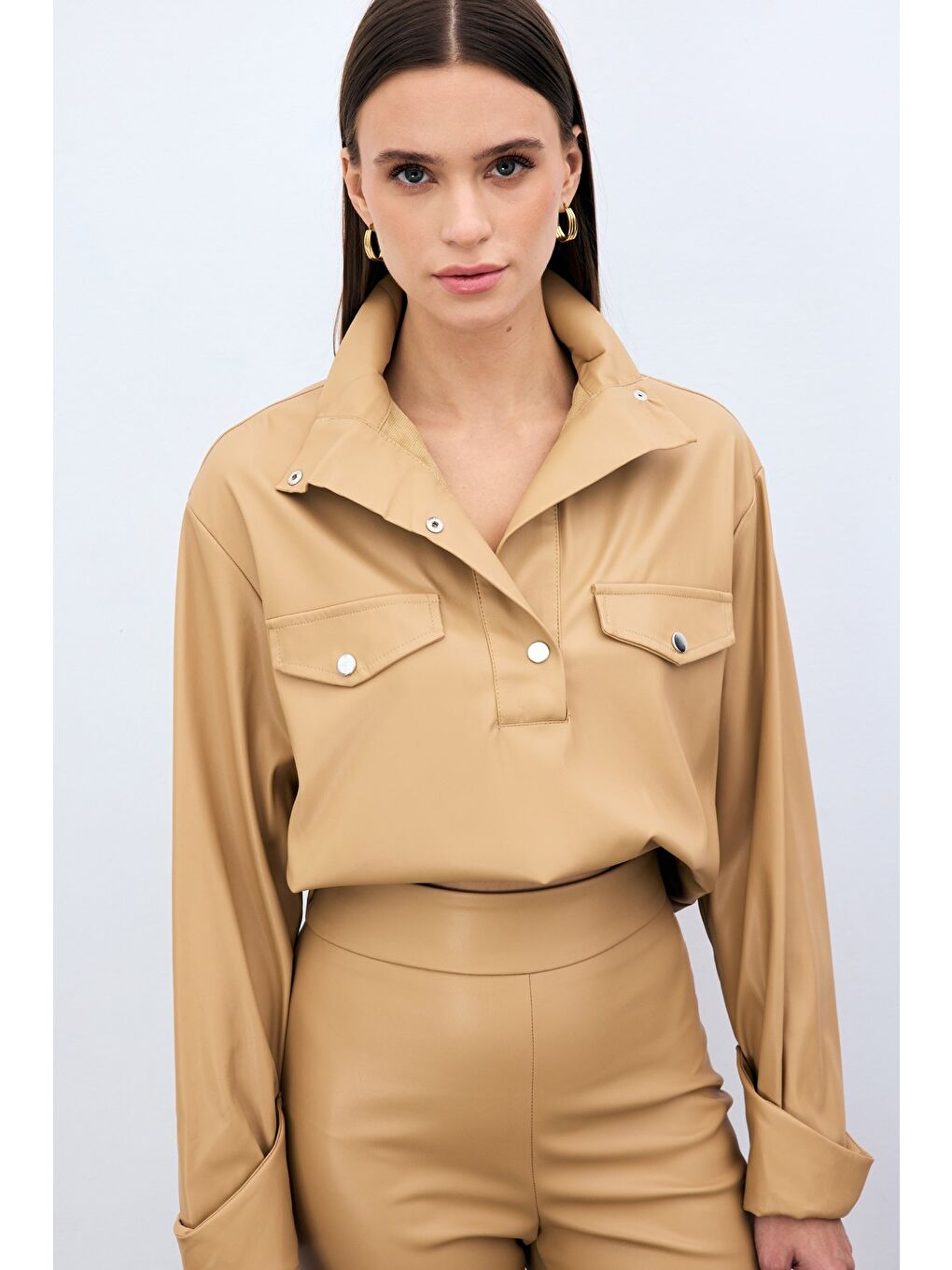 Büzgülü Deri Bluz - Bej-1