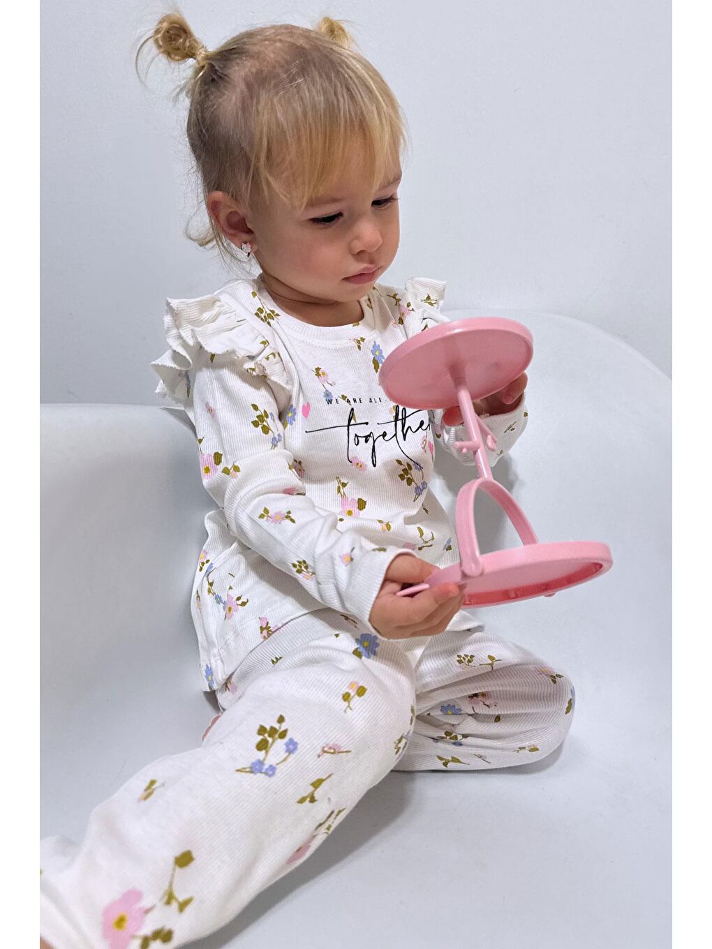 Kız Çocuk Taytlı Takım Renkli Çiçek Desenli Omuzu Fırfırlı Beyaz (2-6 Yaş)-1