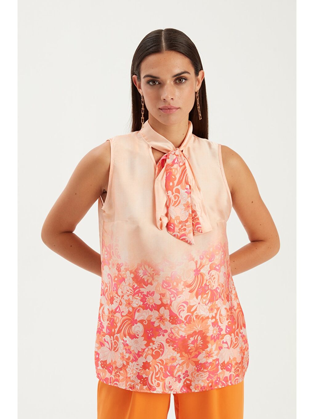 Desenli Fular Detaylı Bluz - Turuncu-2