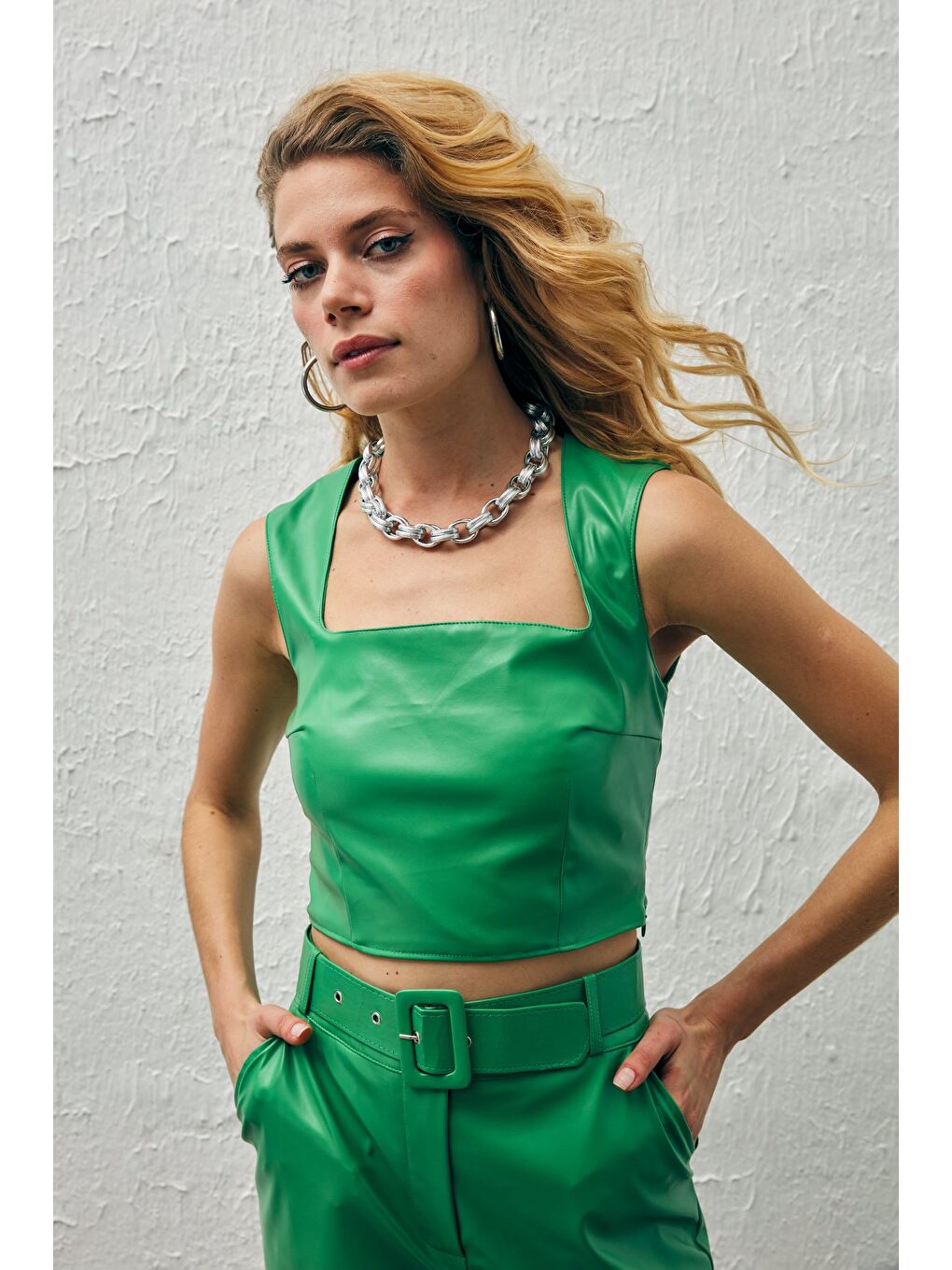Kare Yaka Deri Crop Bluz - Yeşil-4