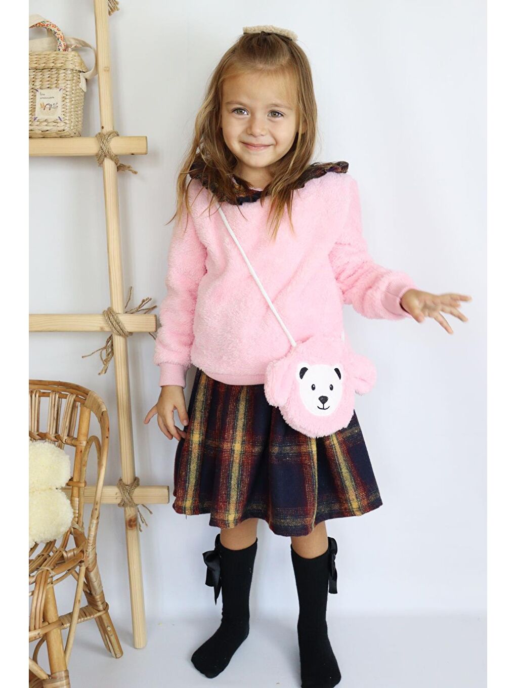 Kız Çocuk Bebe Yakalı Peluş Detaylı Çantalı Kareli ve Yünlü Pembe Etekli Takım-2