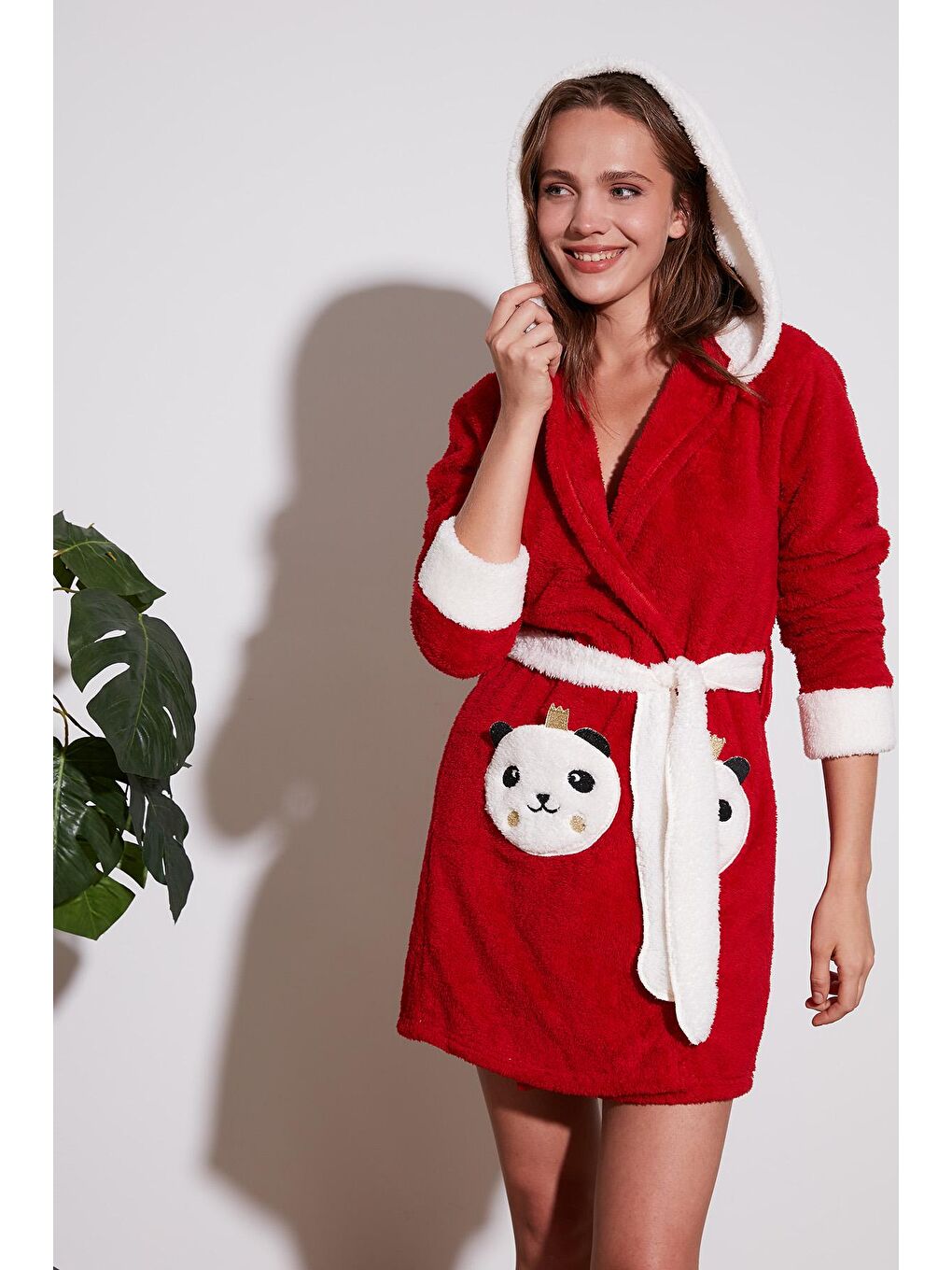 Kırmızı Belden Bağlamalı Kapüşonlu Cepli Peluş Sabahlık 6093040PANDA-1