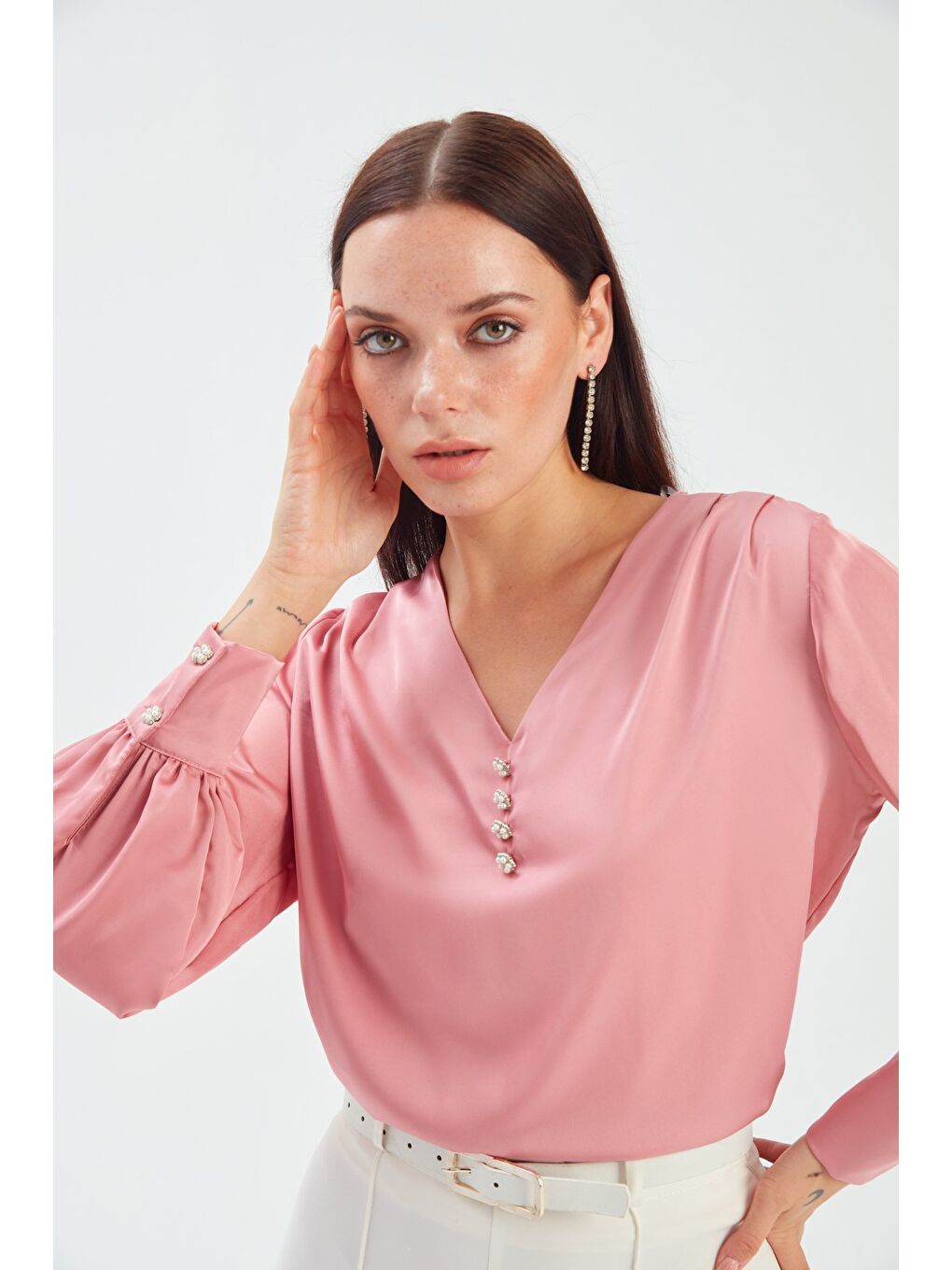 Pembe Düğme Detaylı Saten Bluz - Gül Kurusu-1