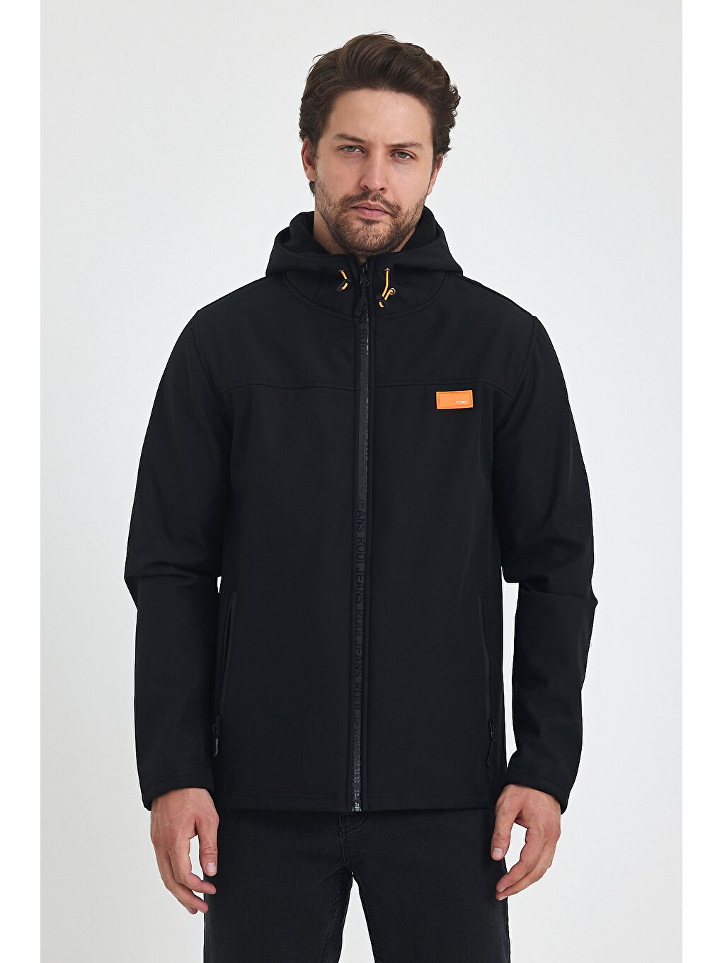 Siyah Kapüşonlu Fermuarlı Softshell Erkek Mont  6044-1