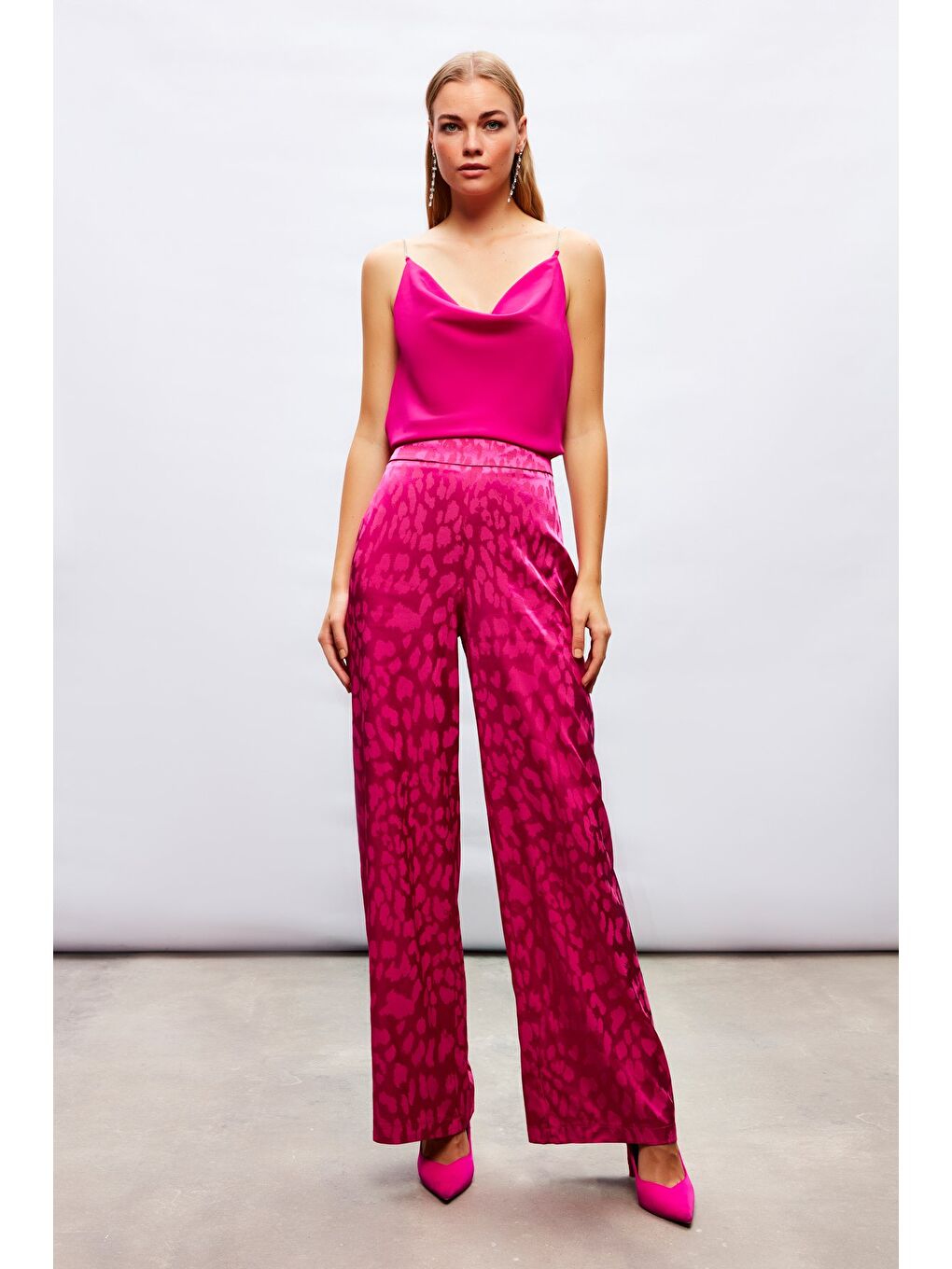 Degaje Yaka Zincir Askılı Bluz - Fuşya-6