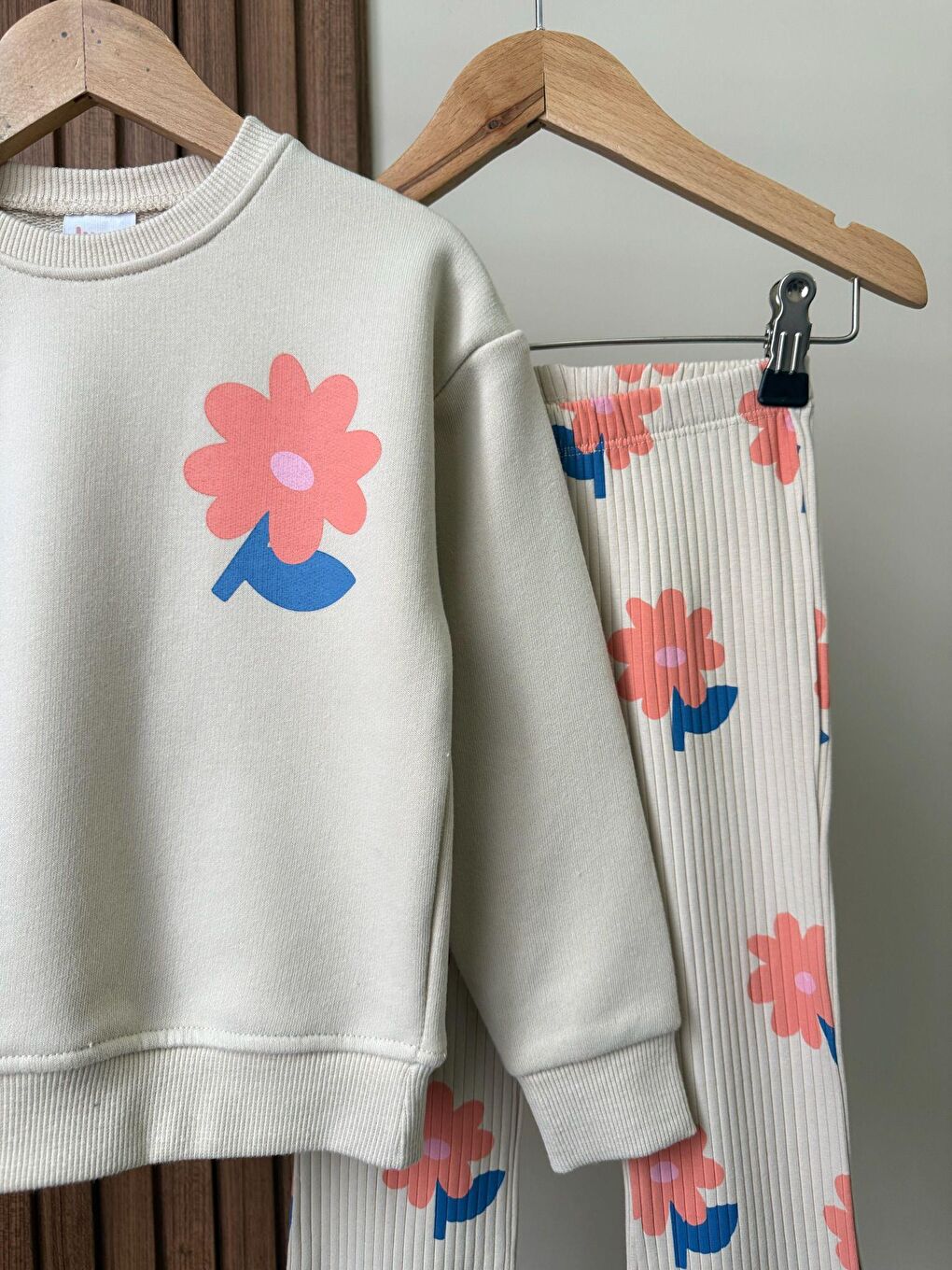 Kız Çocuk Pamuklu Ekru Çiçek Baskılı Sweatshirt Ve Eşofman Takım-2