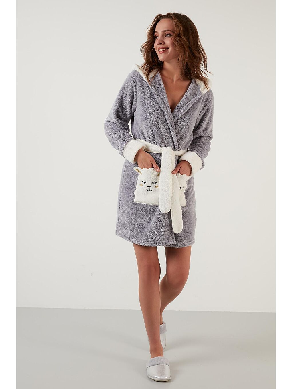 Gri Belden Bağlamalı Kapüşonlu Cepli Peluş Sabahlık 6093040-4
