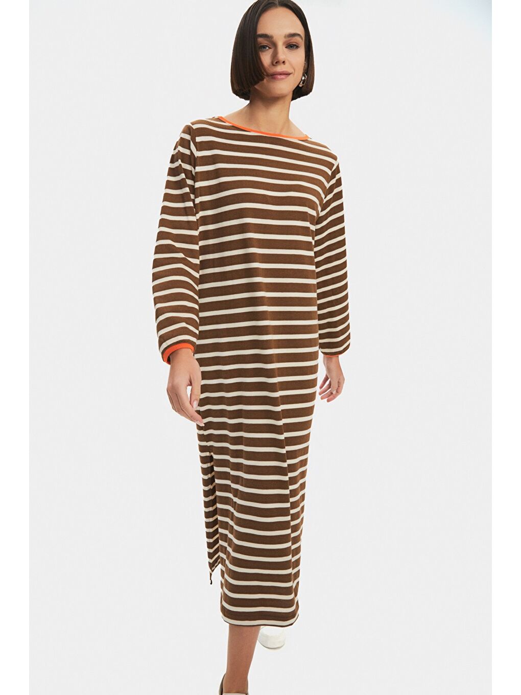 Kahverengi Çizgili Maxi Elbise-2