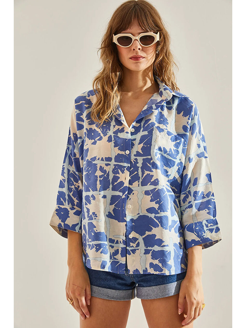 Mavi Kadın Tek Cepli Desenli Viskon Oversize Gömlek-1