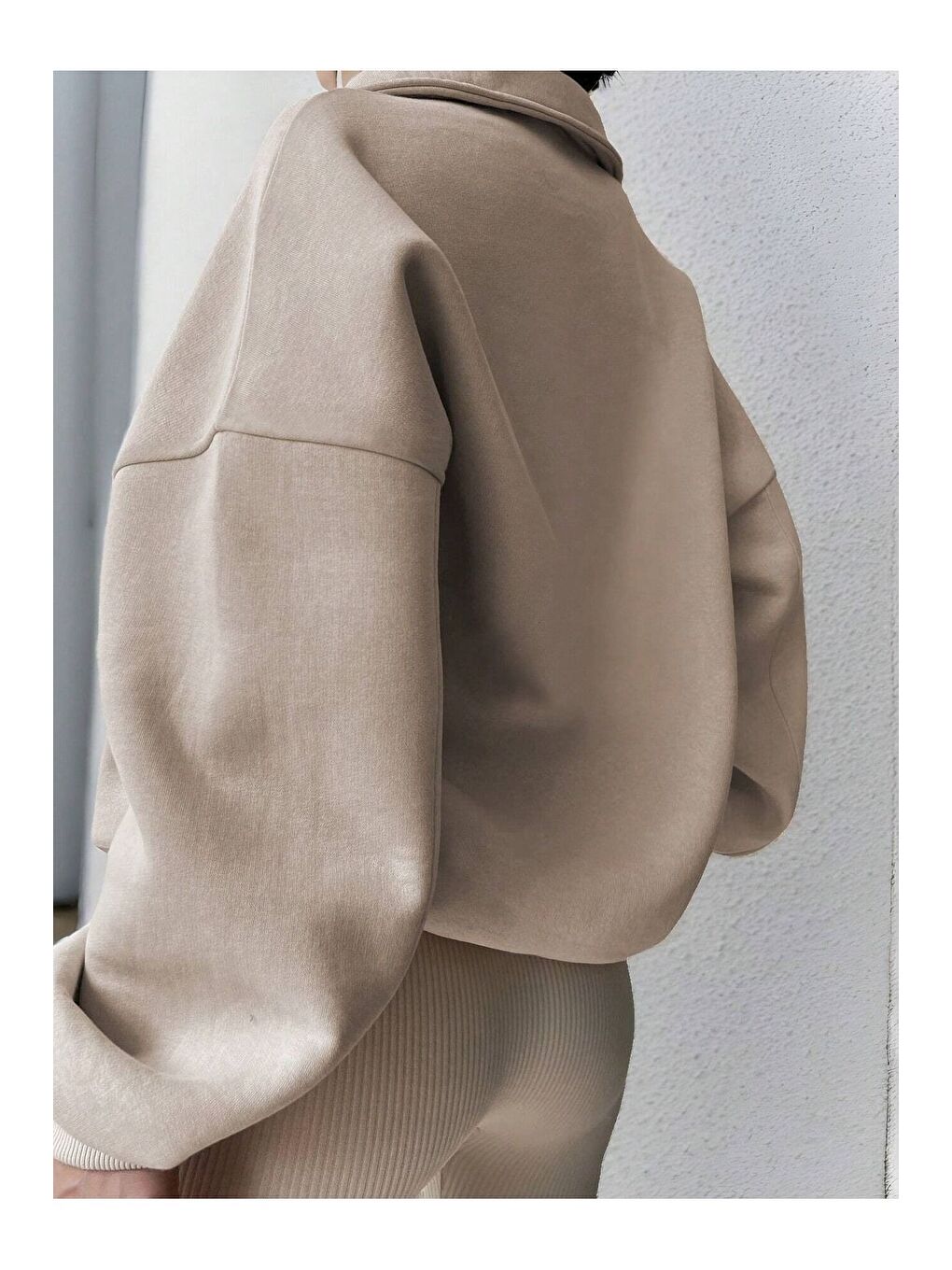 Bej Kadın 3 İplik Vizon Fermuarlı Polo Yaka Oversize Sweatshirt-1