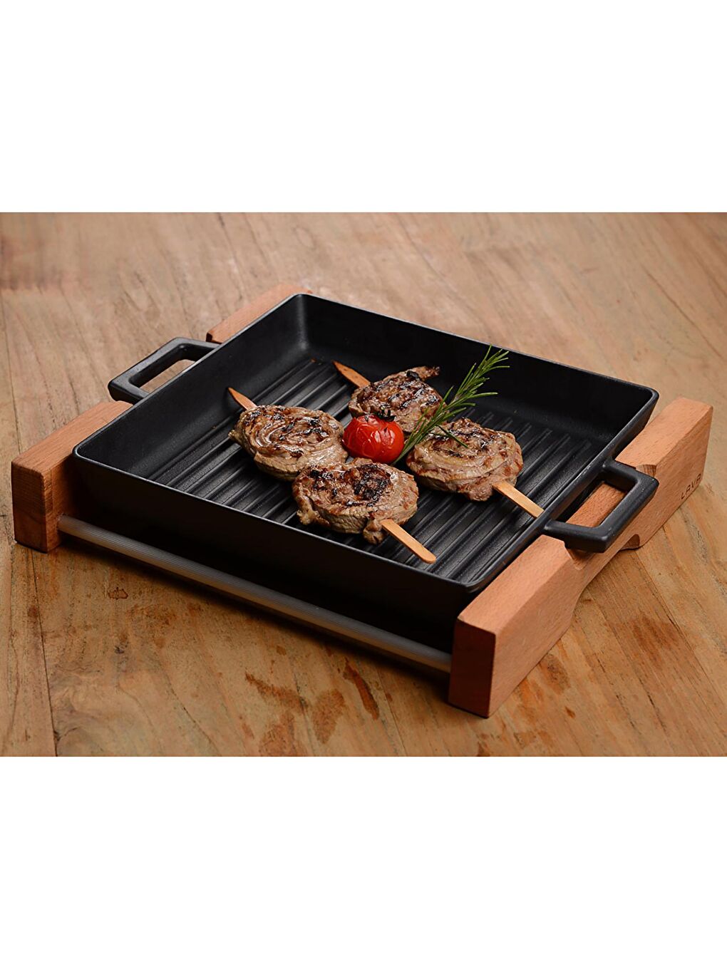 Siyah Kare Izgara Tavası Kayın Servis Ahşabı Döküm Demir Yekpare Çift Kulplu Ölçü 26x26cm.-6