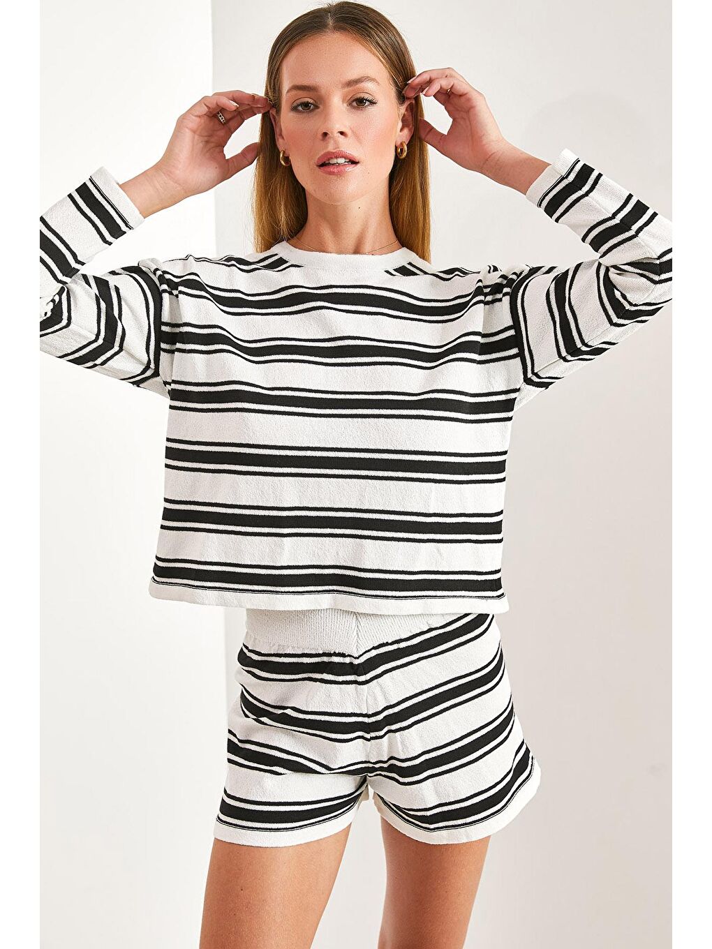 Çizgili Triko Şortlu Takım - Siyah
