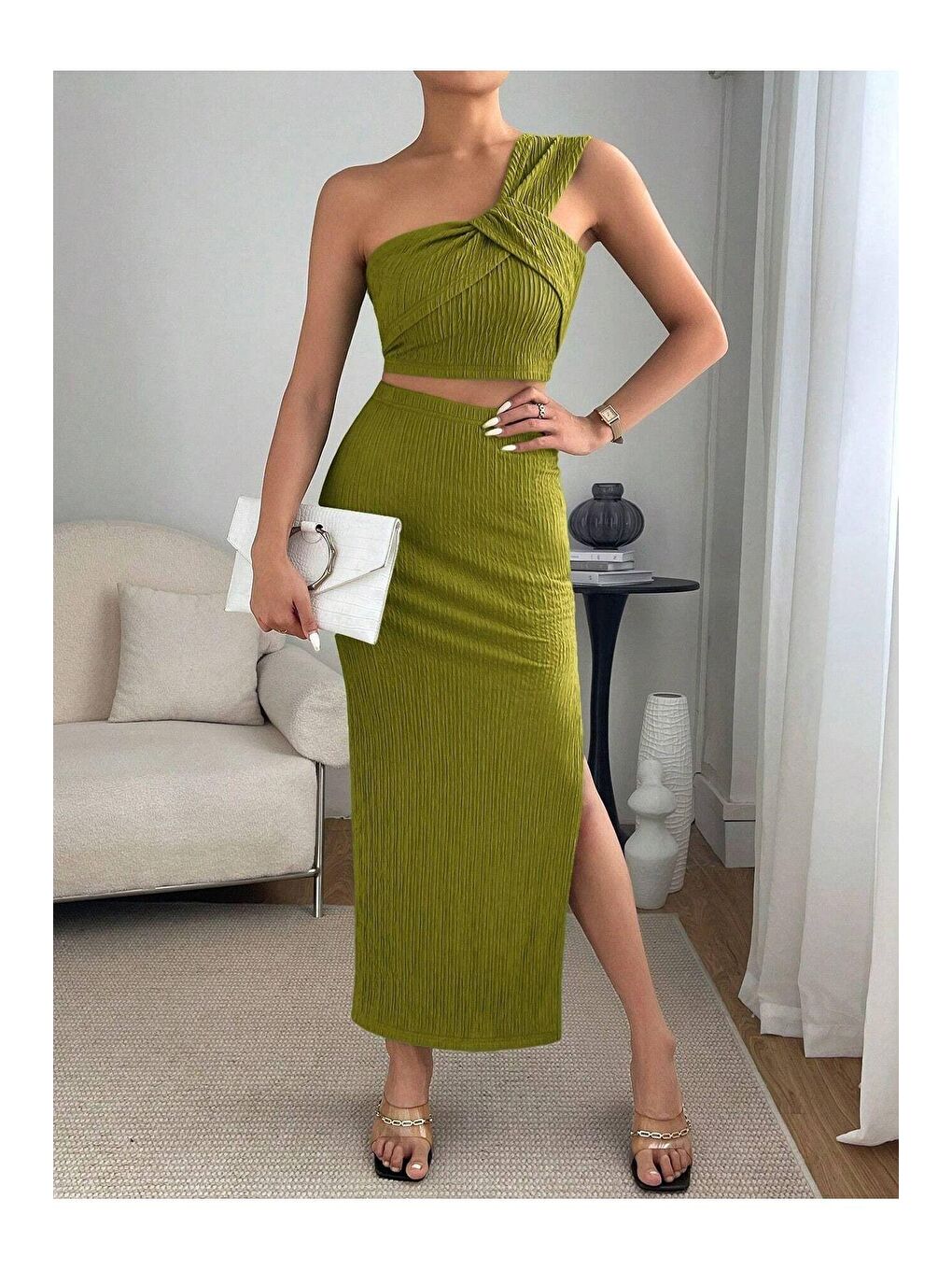 Yeşil Tek Omuzlu Bükümlü Crop ve Yüksek Bel Fitilli Yırtmaçlı Etek Takım-3