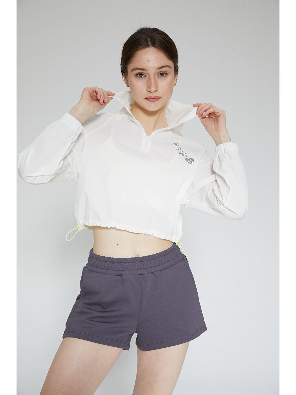 Beyaz Kadın Dik Yaka Crop Sweatshirt - Regla-1