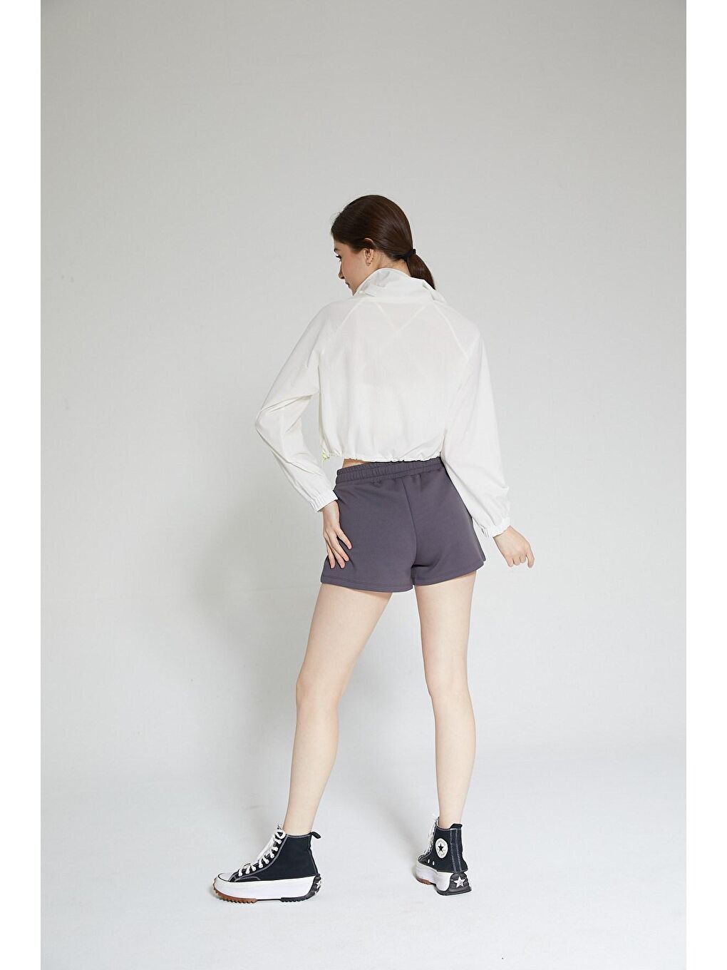 Beyaz Kadın Dik Yaka Crop Sweatshirt - Regla-2