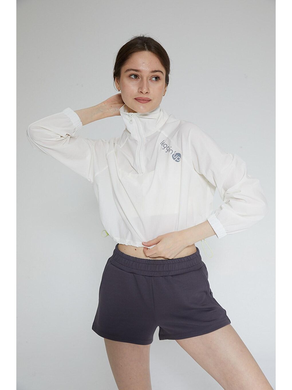 Beyaz Kadın Dik Yaka Crop Sweatshirt - Regla-3