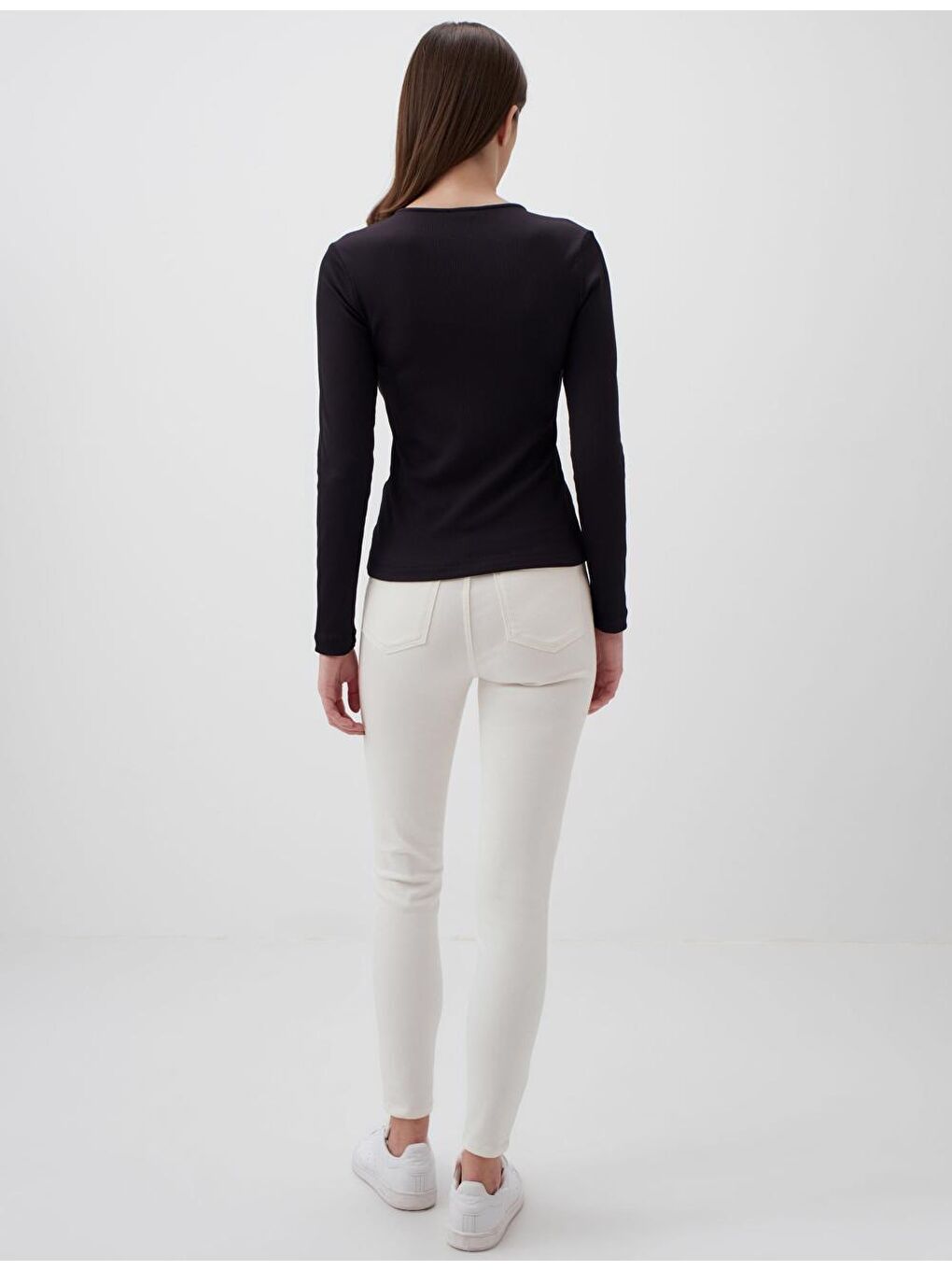 Siyah Bisiklet Yaka Uzun Kollu Detaylı Bluz-5