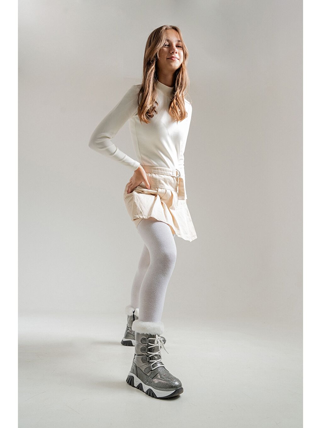 Gri Kız Çocuk Platin Simli Rugan Deri Kürklü Anatomik Kar Botu