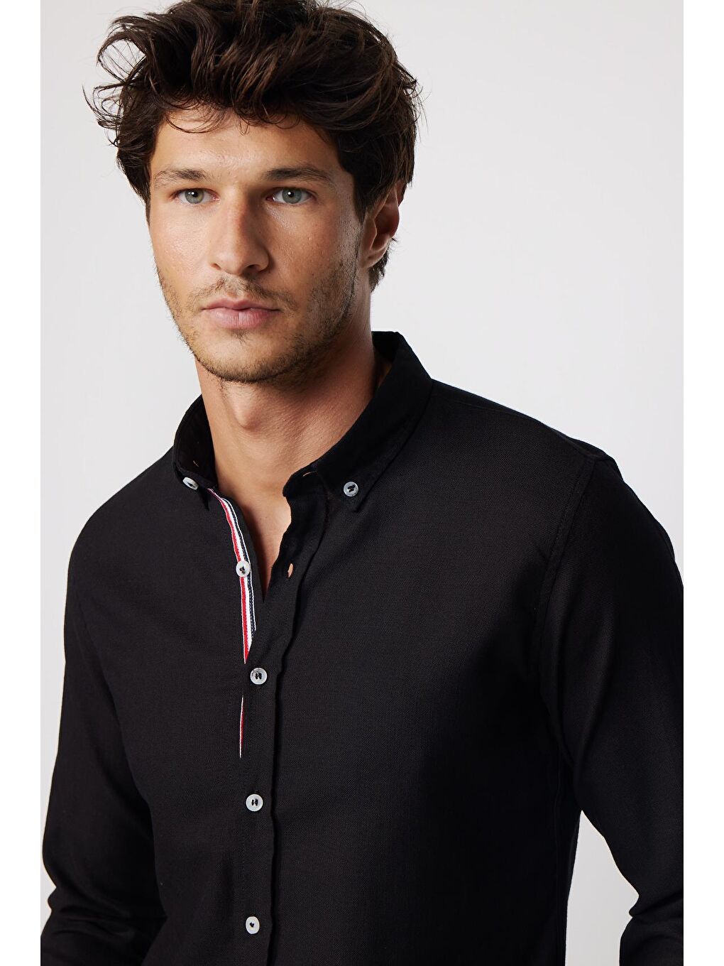 Slim Fit Uzun Kol Pamuk Keten Biyeli Düğmeli Yaka Siyah Erkek Gömlek-1
