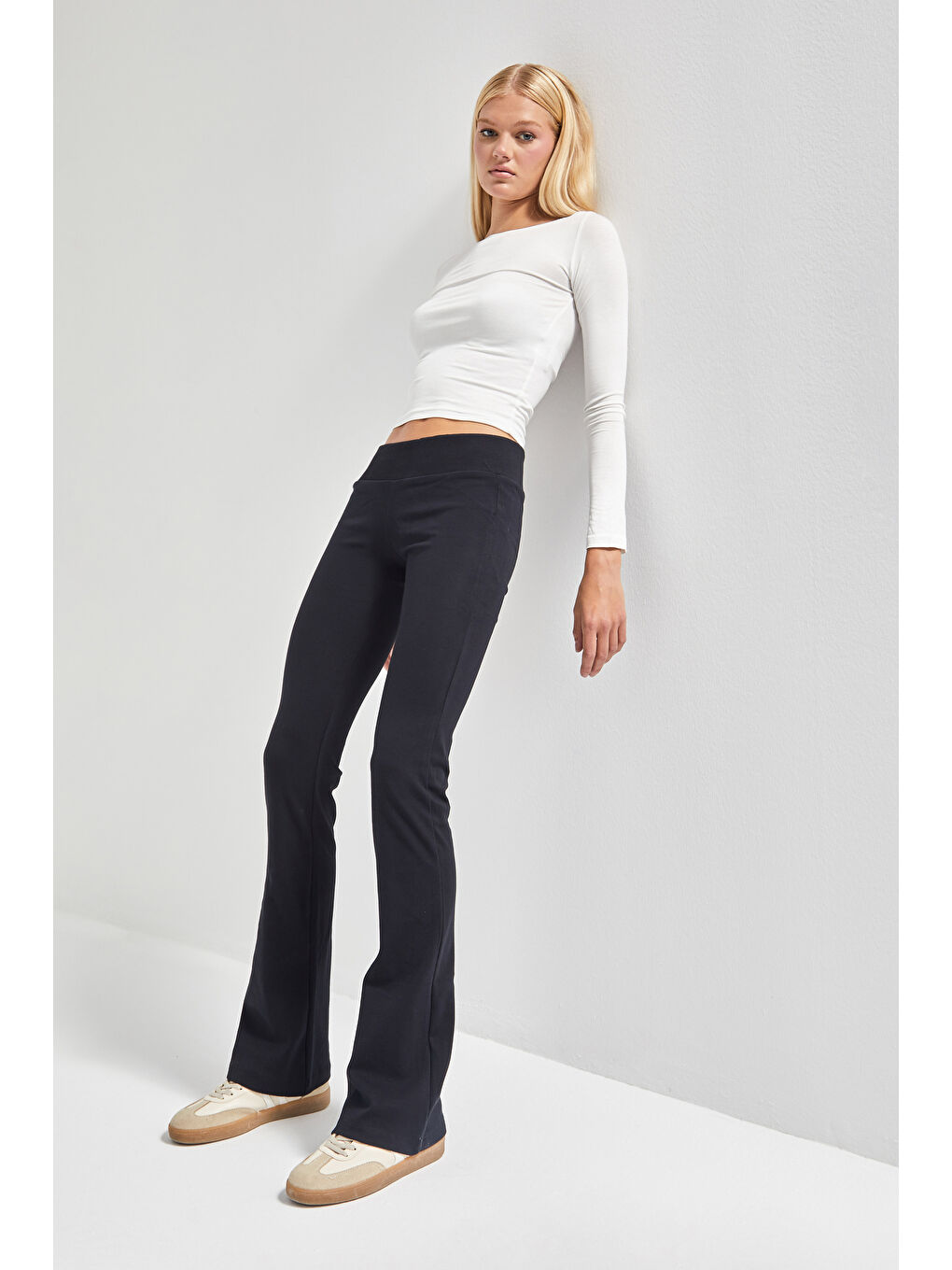 Kadın Siyah s5-1 Slim Fit Süper Esnek Kumaş Flare Fit Pantolon-4