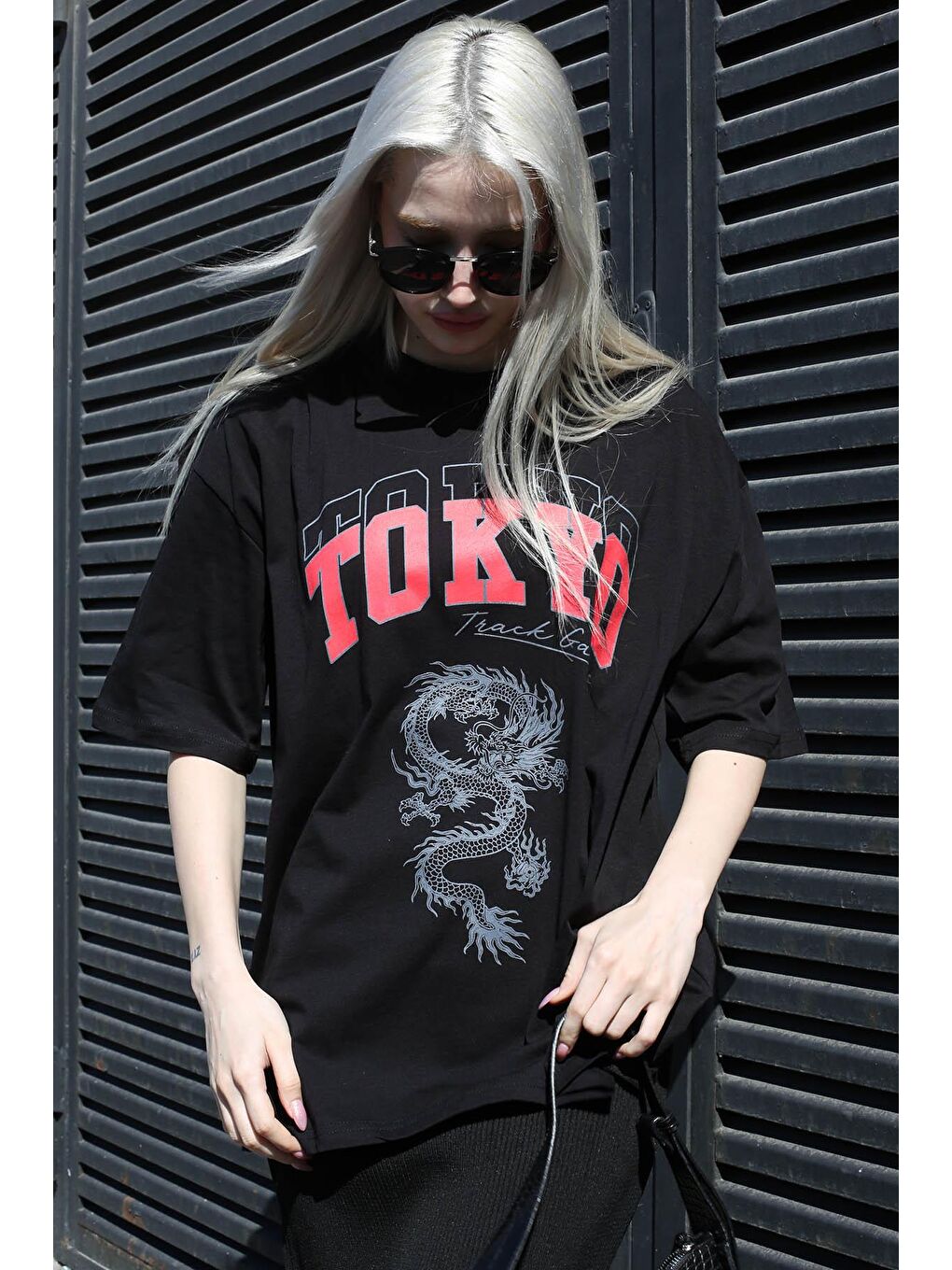 Siyah Baskılı Bisiklet Yaka Kadın Tişört Mg1771-3