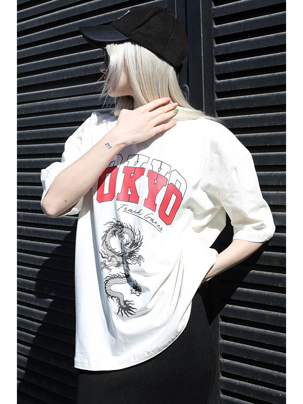 Ekru Baskılı Bisiklet Yaka Kadın Tişört Mg1771-3