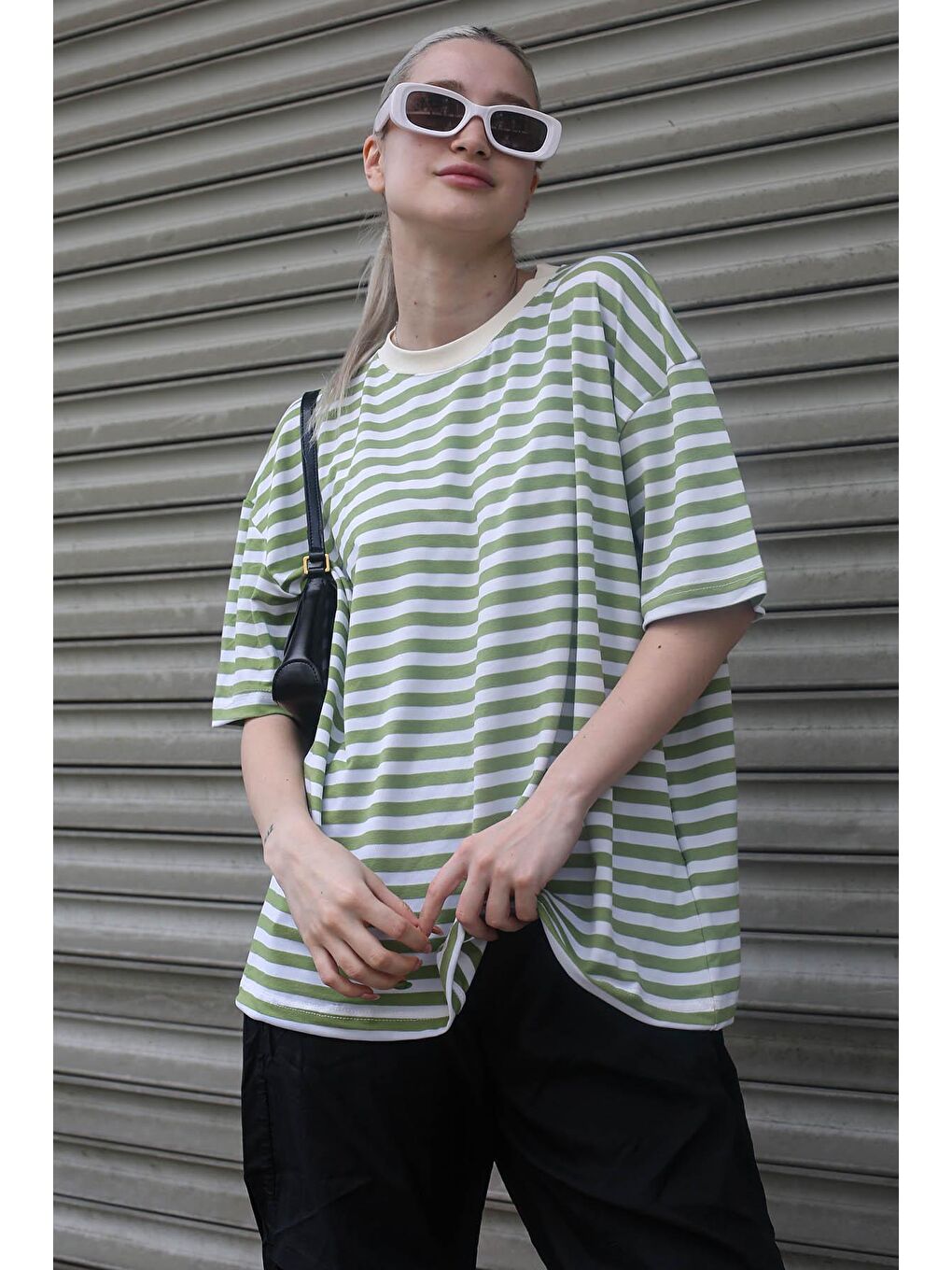 Yeşil Çizgili Bisiklet Yaka Tişört MG1656