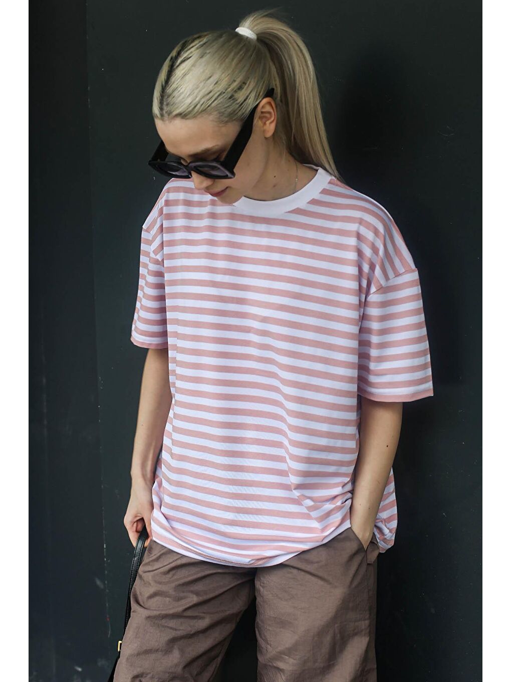 Pembe Çizgili Bisiklet Yaka Tişört Mg1656