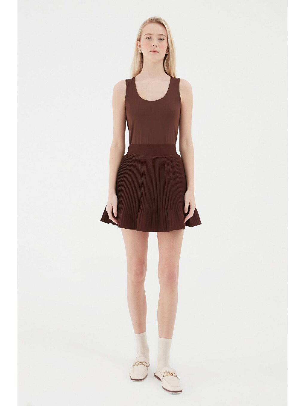 Piliseli İçi Şortlu Mini Etek Kahverengi-1